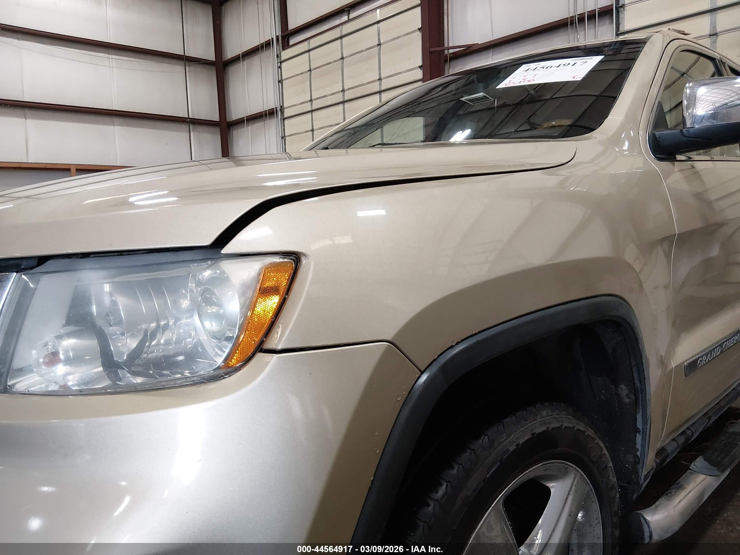 2011 Jeep Grand Cherokee Overland Tan vin: 1J4RR6GG9BC636303