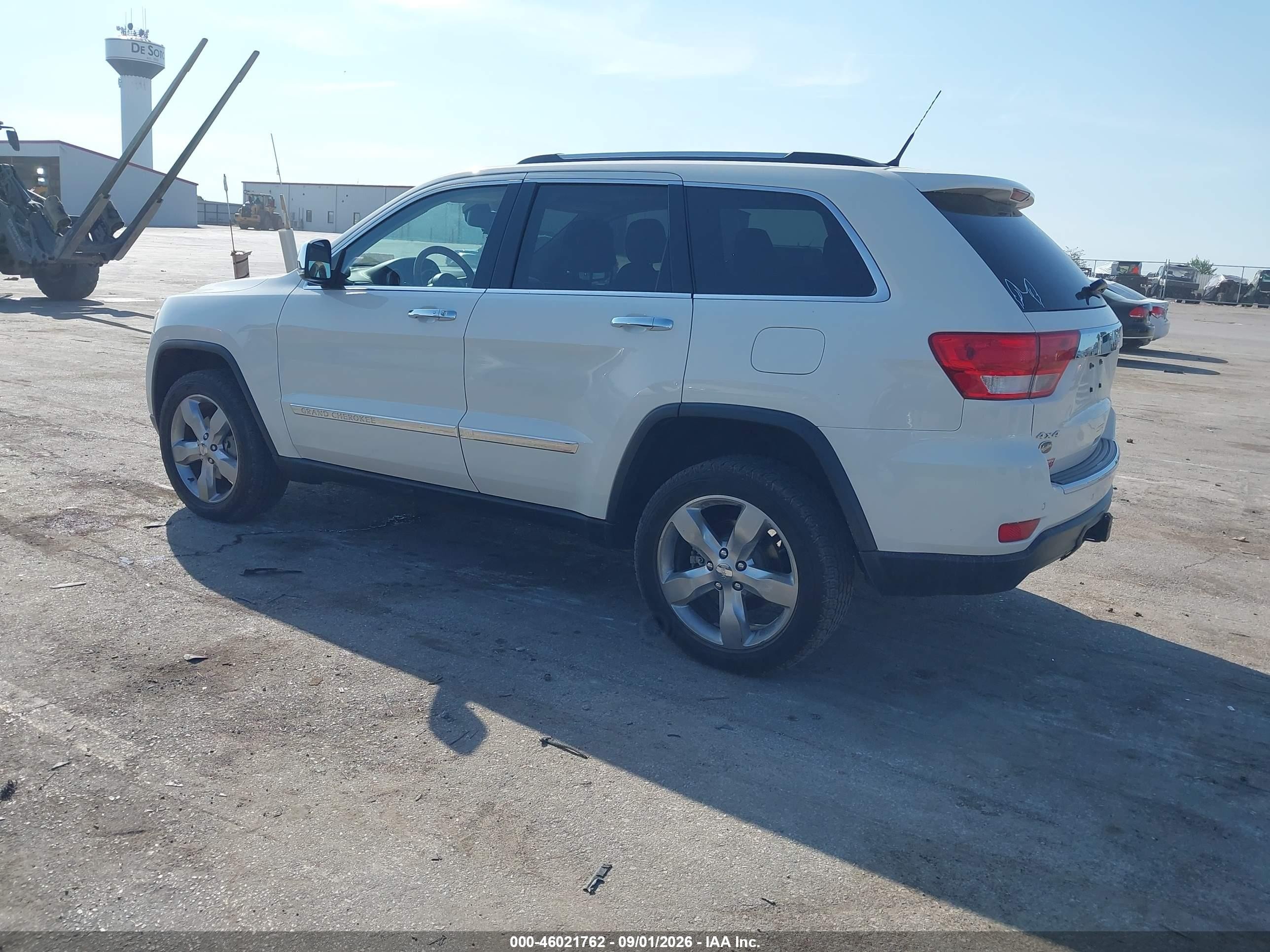 2011 Jeep Grand Cherokee Overland White vin: 1J4RR6GGXBC510225