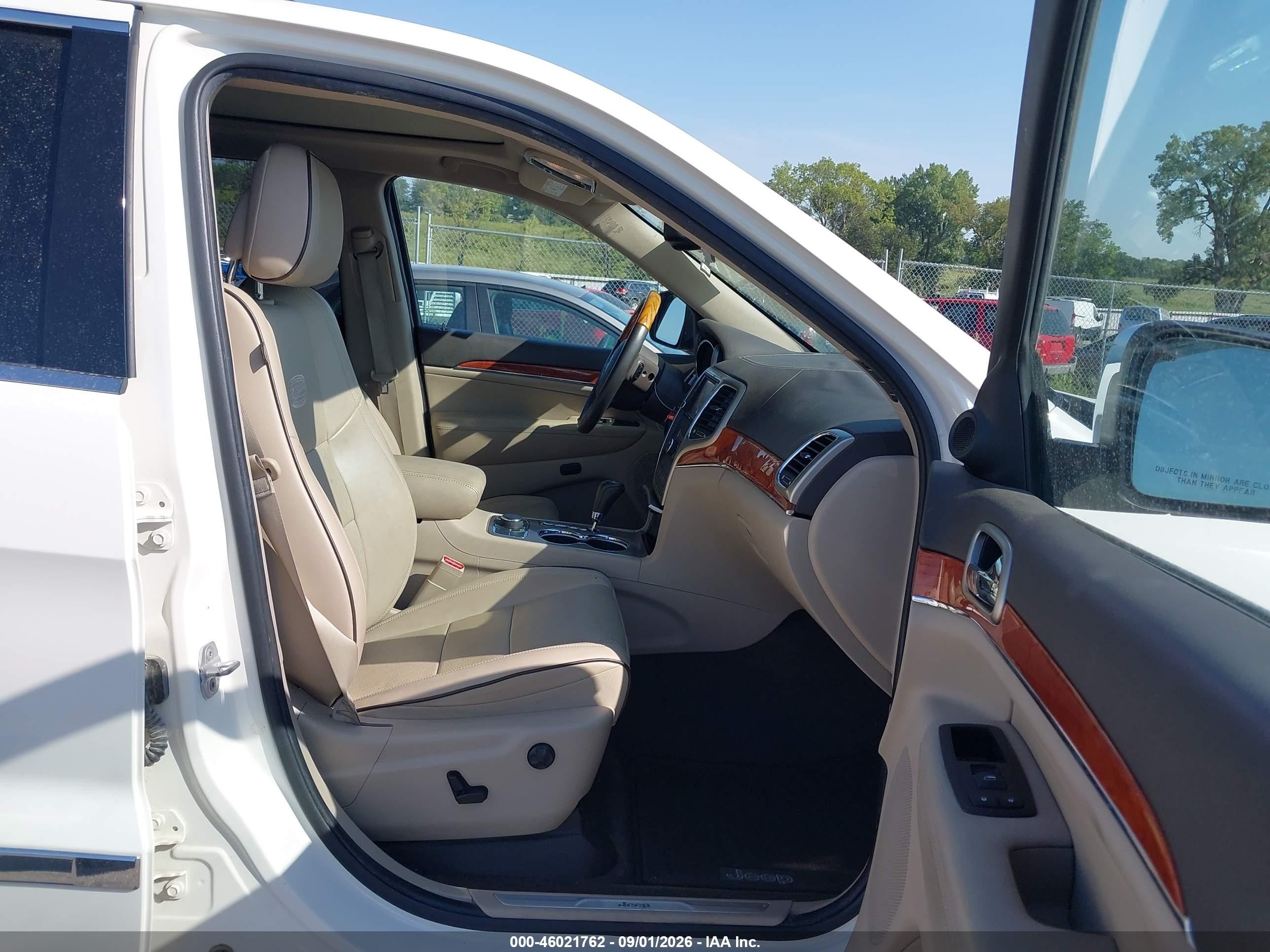 2011 Jeep Grand Cherokee Overland White vin: 1J4RR6GGXBC510225