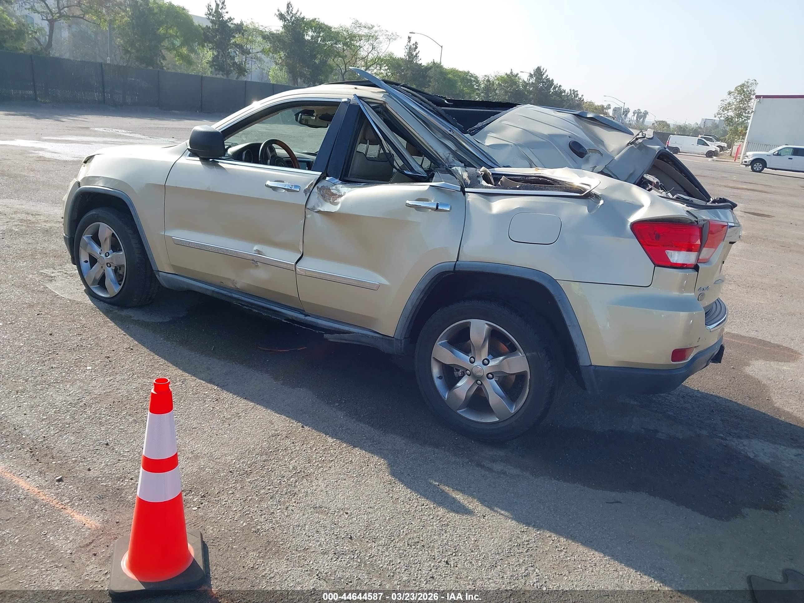 2011 Jeep Grand Cherokee Overland Brown vin: 1J4RR6GGXBC745370