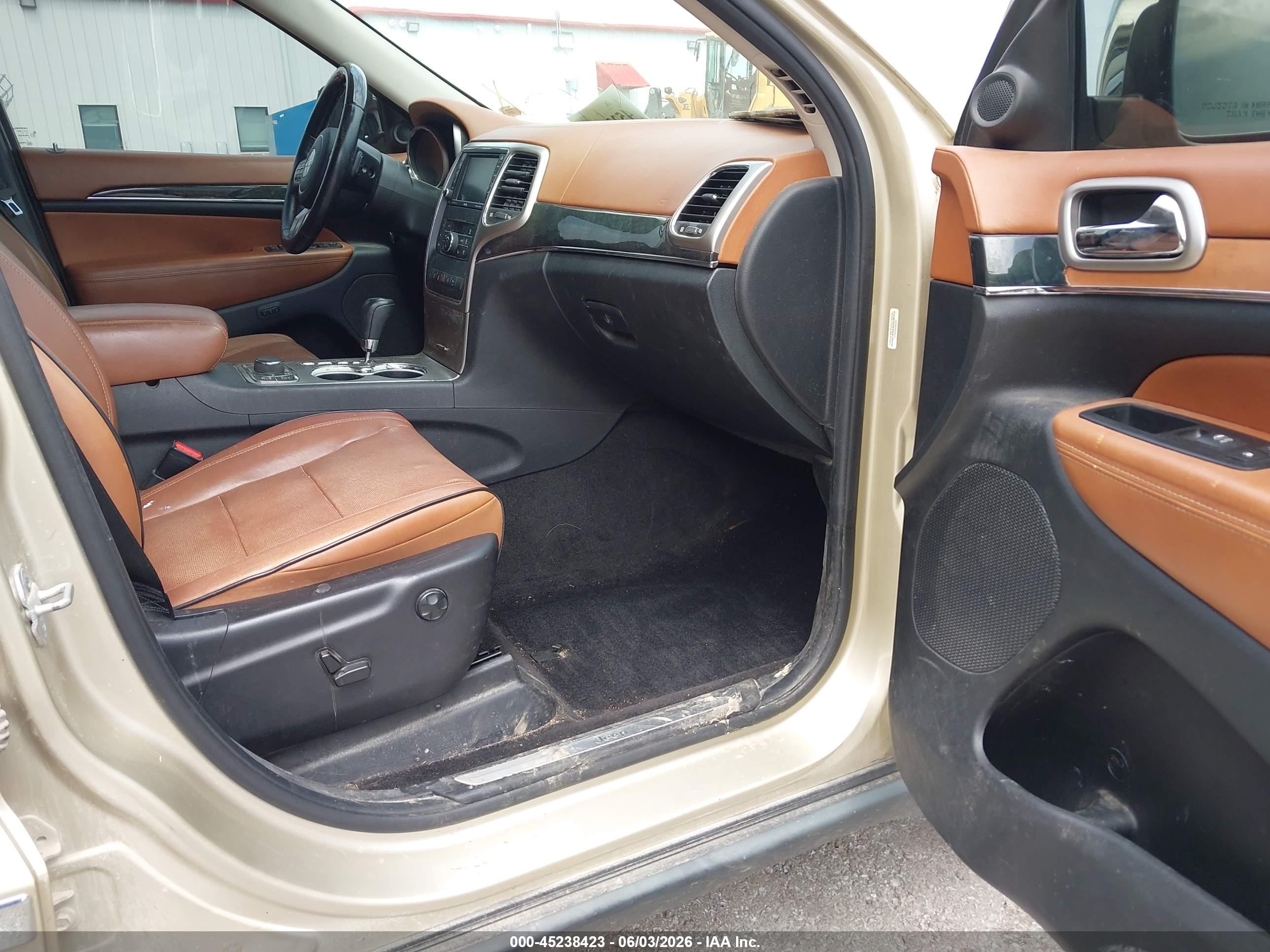 2011 Jeep Grand Cherokee Overland Золотой vin: 1J4RR6GT0BC620973