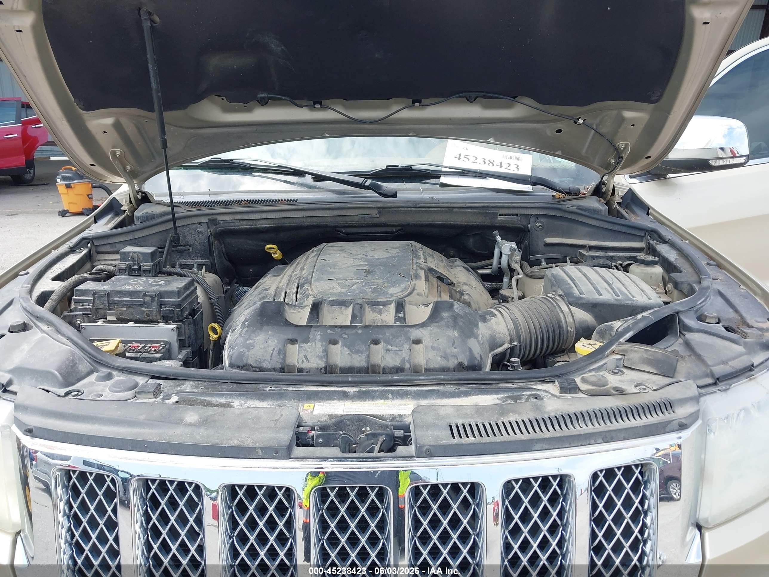 2011 Jeep Grand Cherokee Overland Золотой vin: 1J4RR6GT0BC620973