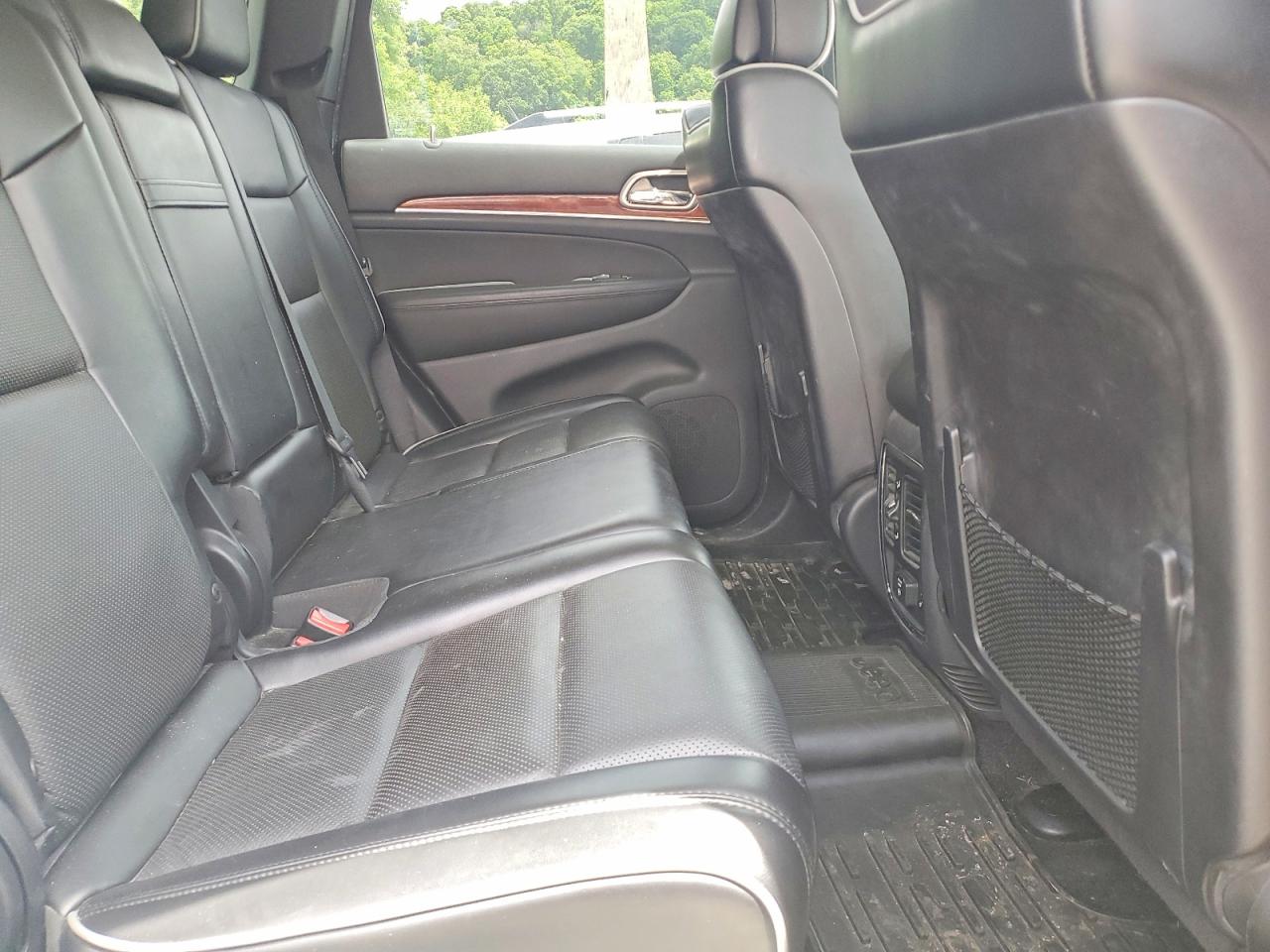 2011 Jeep Grand Cherokee Silver vin: 1J4RR6GT1BC514404