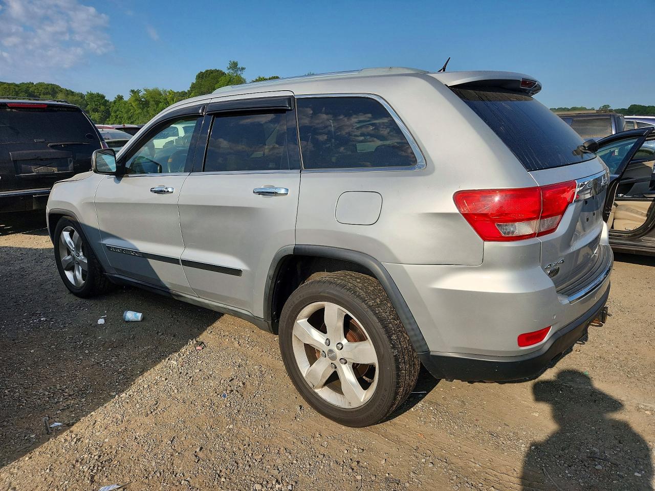 2011 Jeep Grand Cherokee Overland Silver vin: 1J4RR6GT1BC629407
