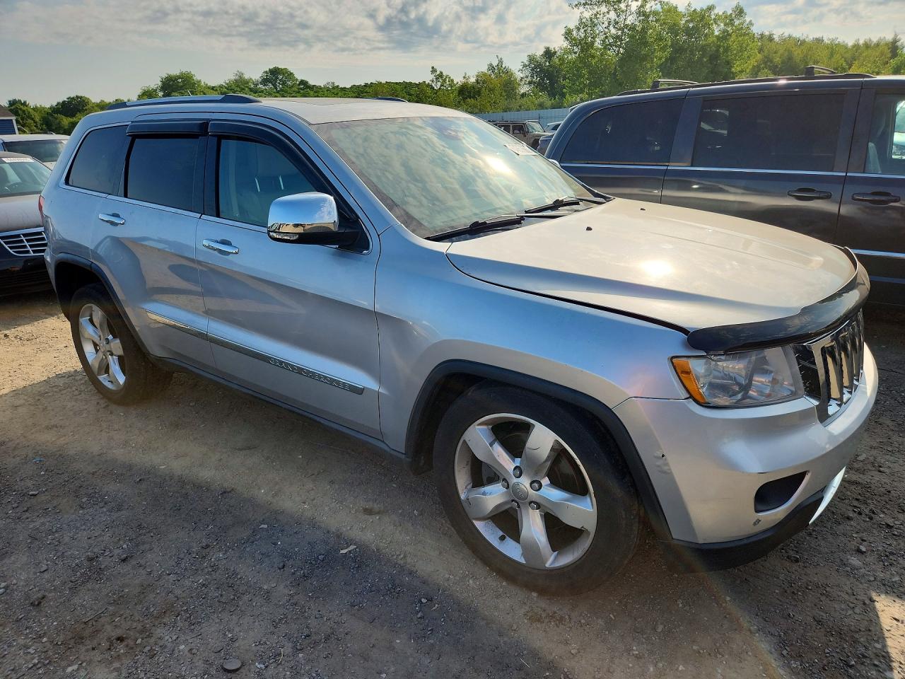 2011 Jeep Grand Cherokee Overland Silver vin: 1J4RR6GT1BC629407