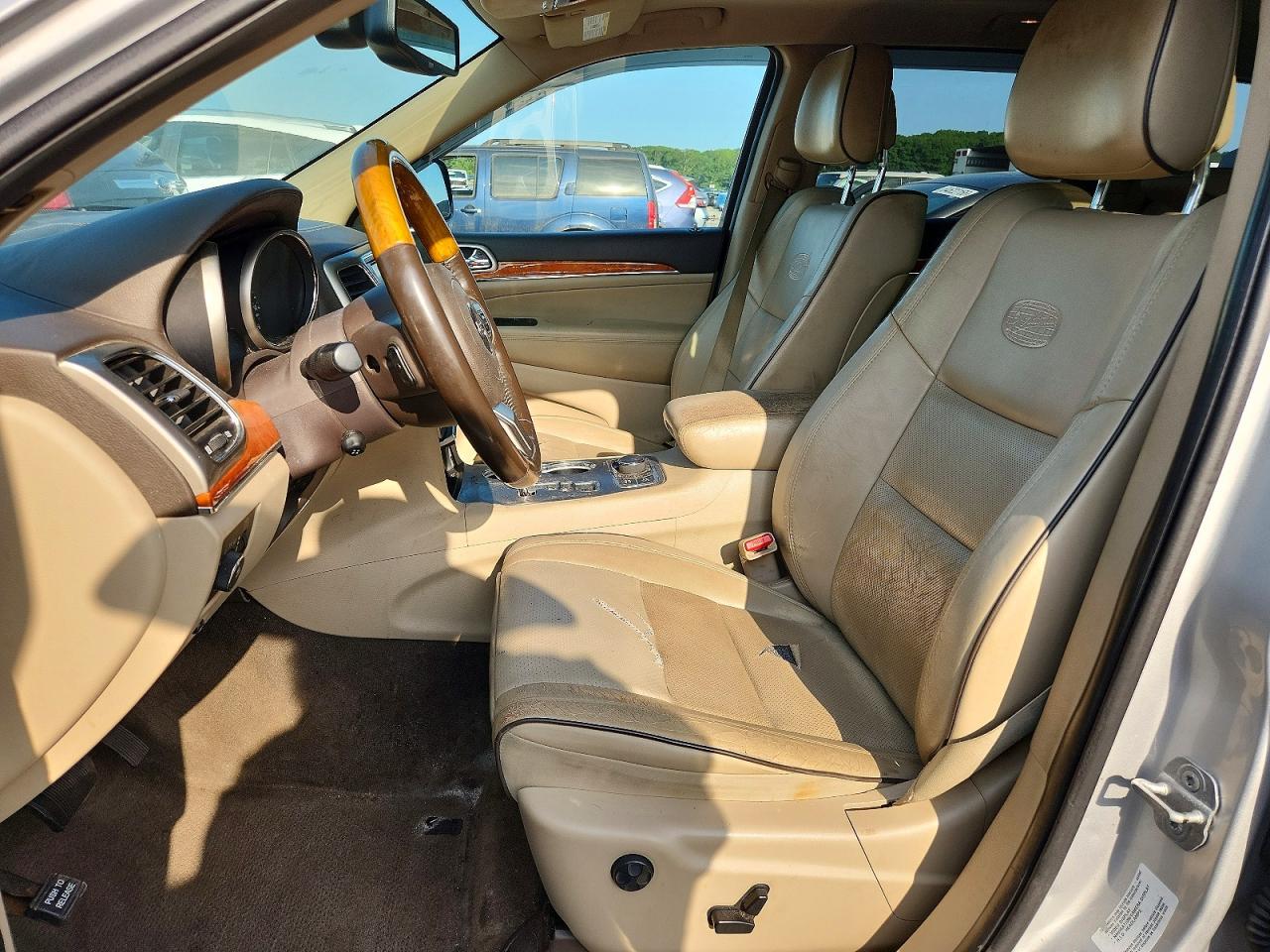 2011 Jeep Grand Cherokee Overland Silver vin: 1J4RR6GT1BC629407