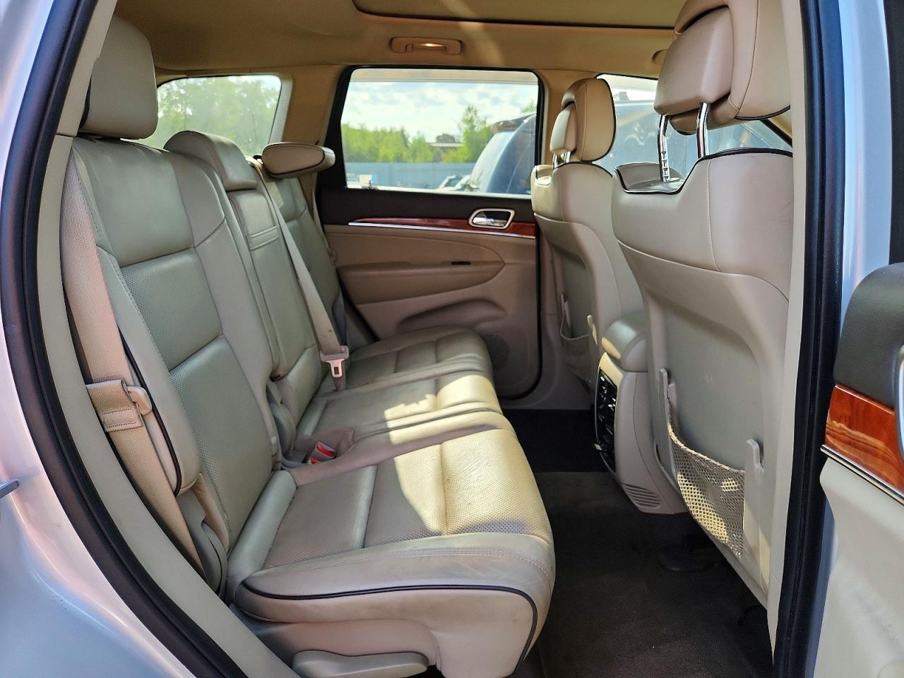 2011 Jeep Grand Cherokee Overland Silver vin: 1J4RR6GT1BC629407