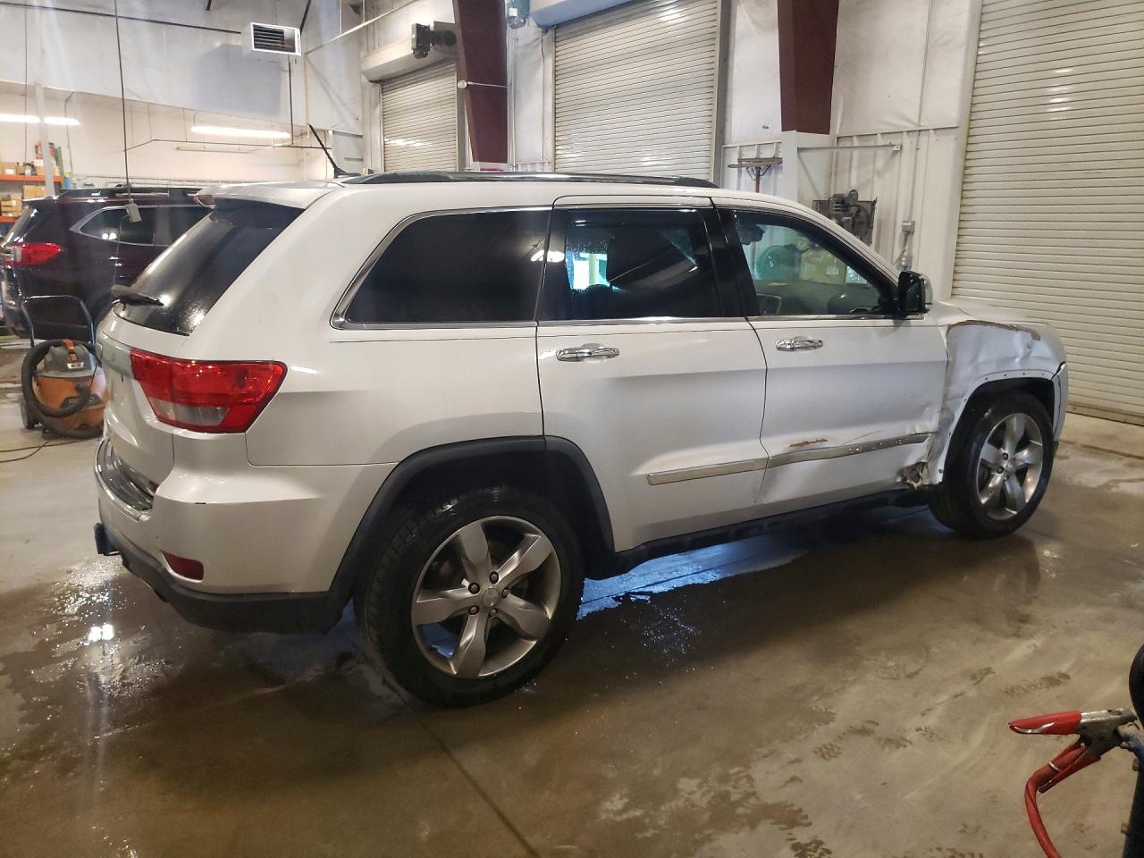 2011 Jeep Grand Cherokee Overland Silver vin: 1J4RR6GT1BC696248