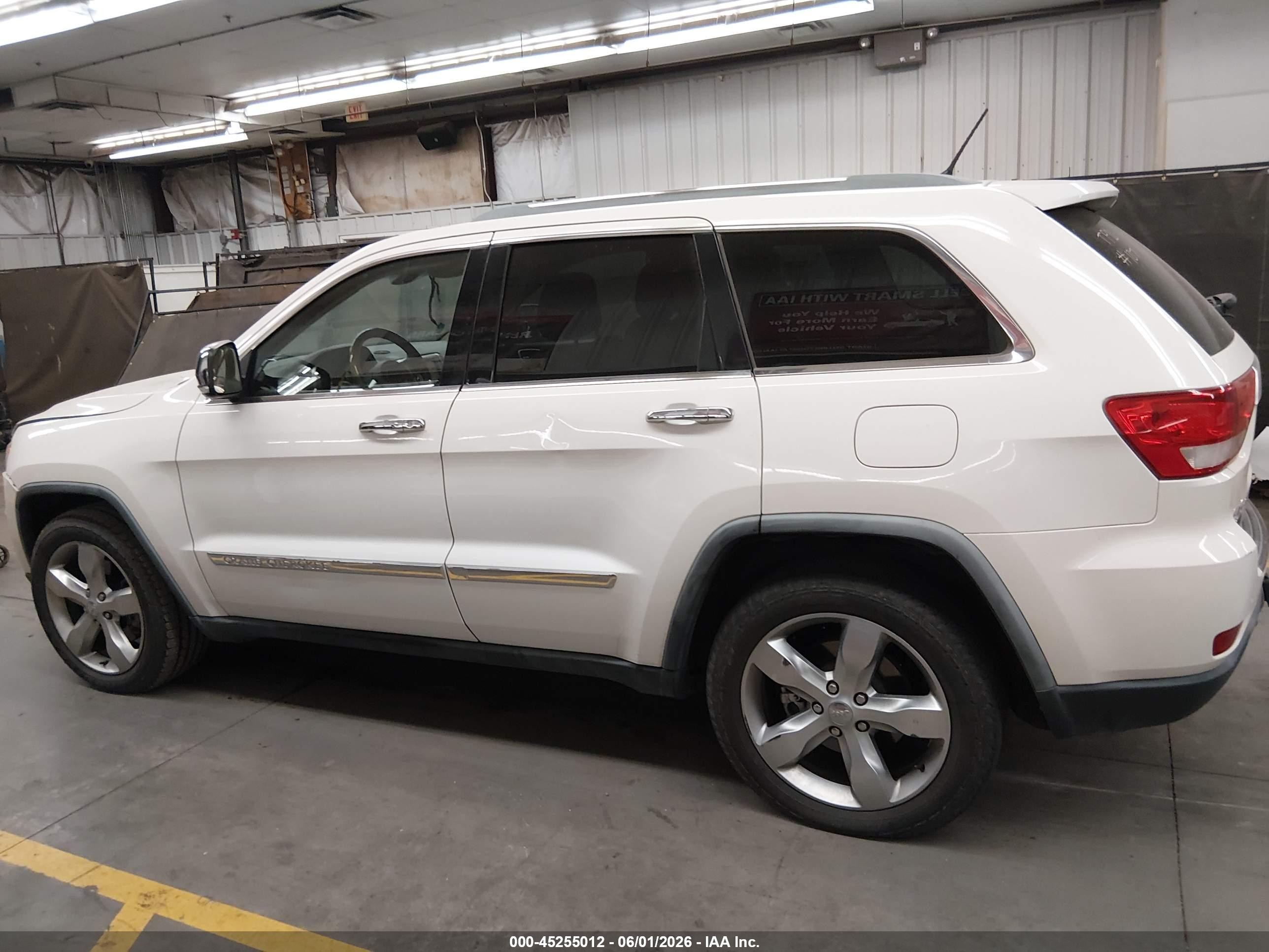 2011 Jeep Grand Cherokee Overland Белый vin: 1J4RR6GT2BC555656