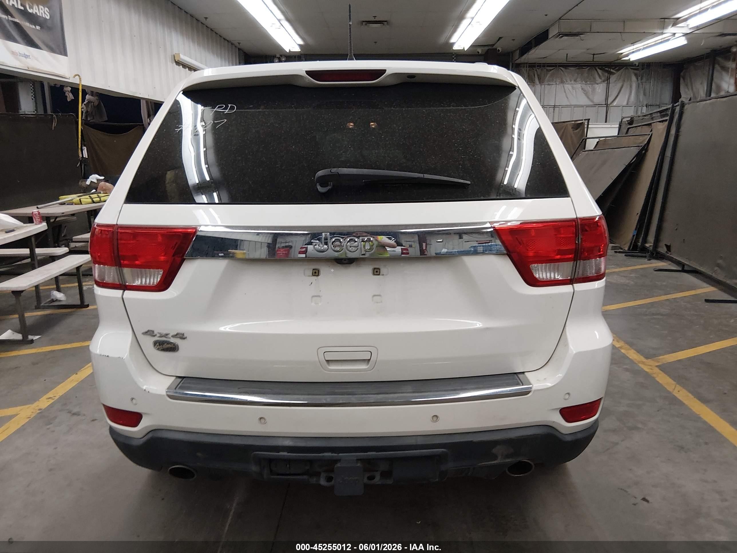 2011 Jeep Grand Cherokee Overland Белый vin: 1J4RR6GT2BC555656