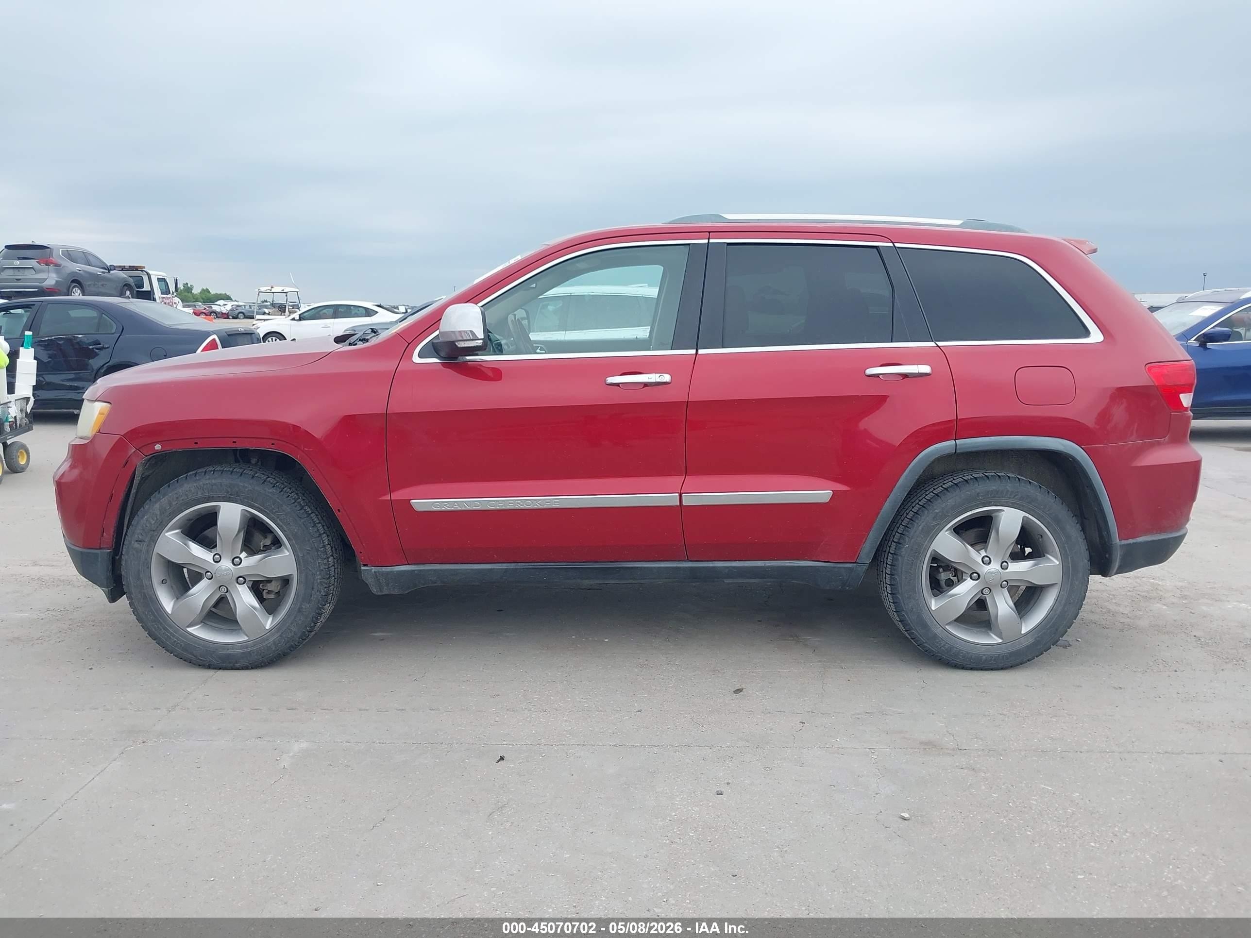 2011 Jeep Grand Cherokee Overland Burgundy vin: 1J4RR6GT2BC606024