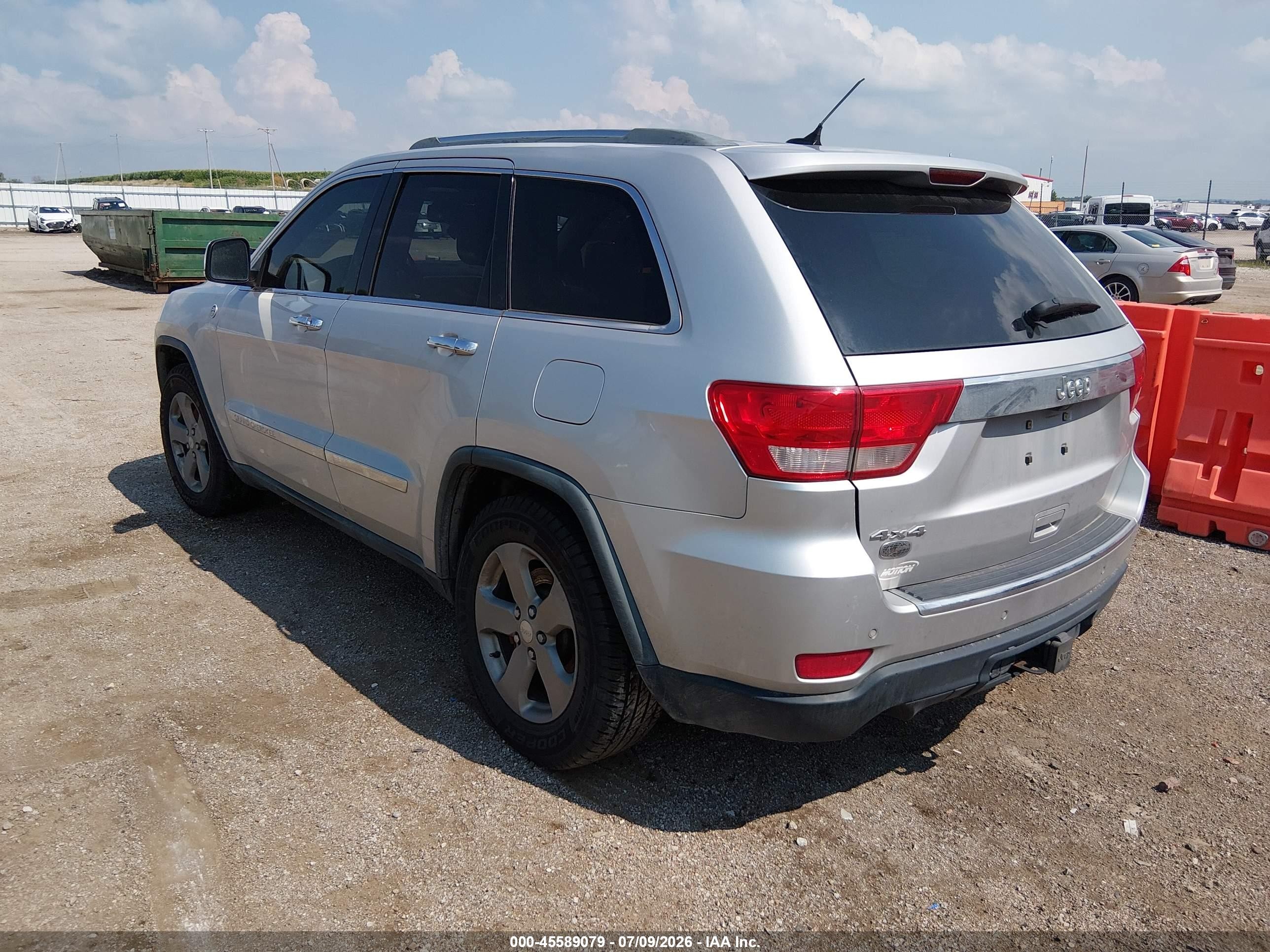 2011 Jeep Grand Cherokee Overland Silver vin: 1J4RR6GT2BC607299