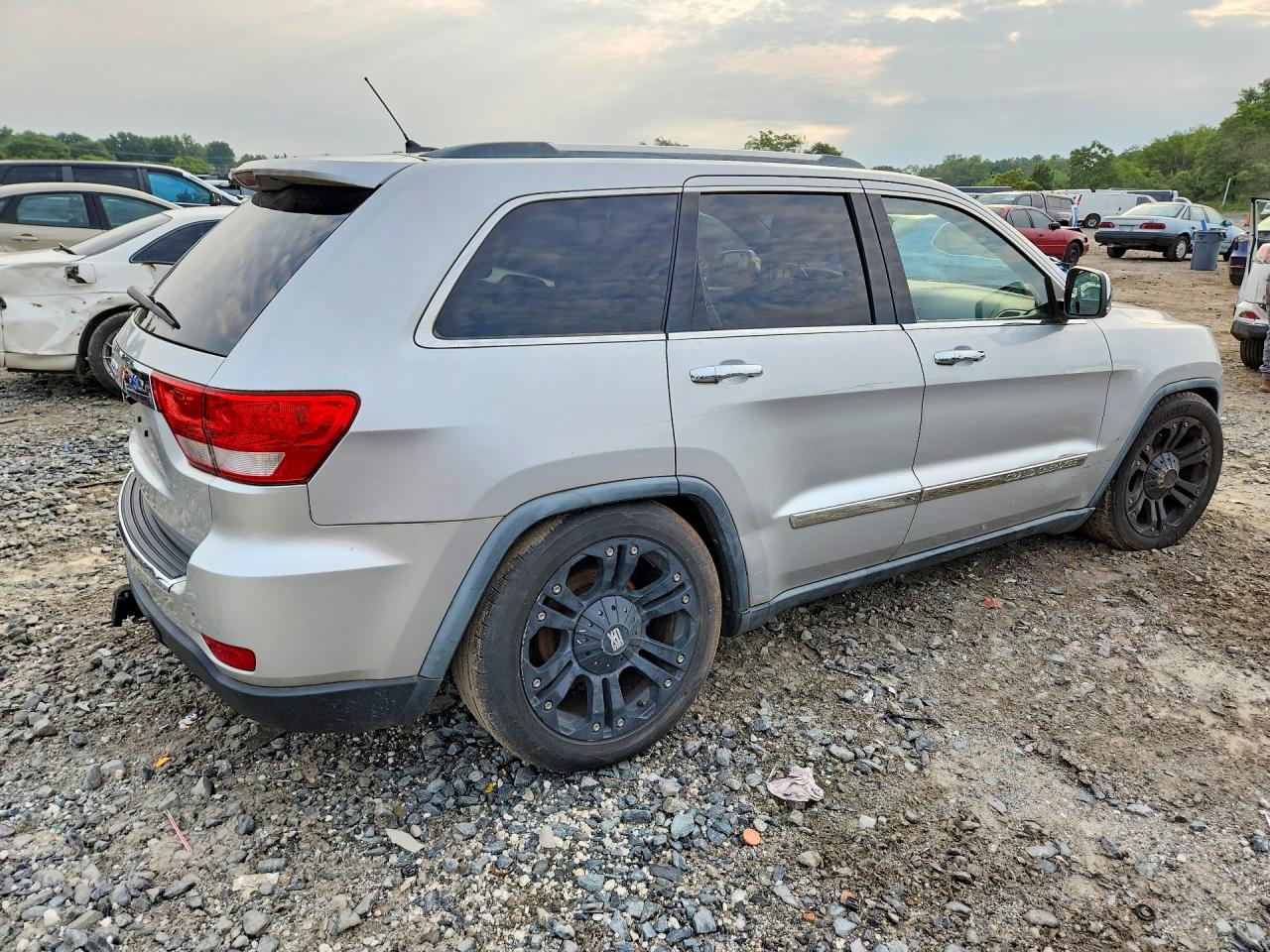 2011 Jeep Grand Cherokee Overland Silver vin: 1J4RR6GT4BC607675