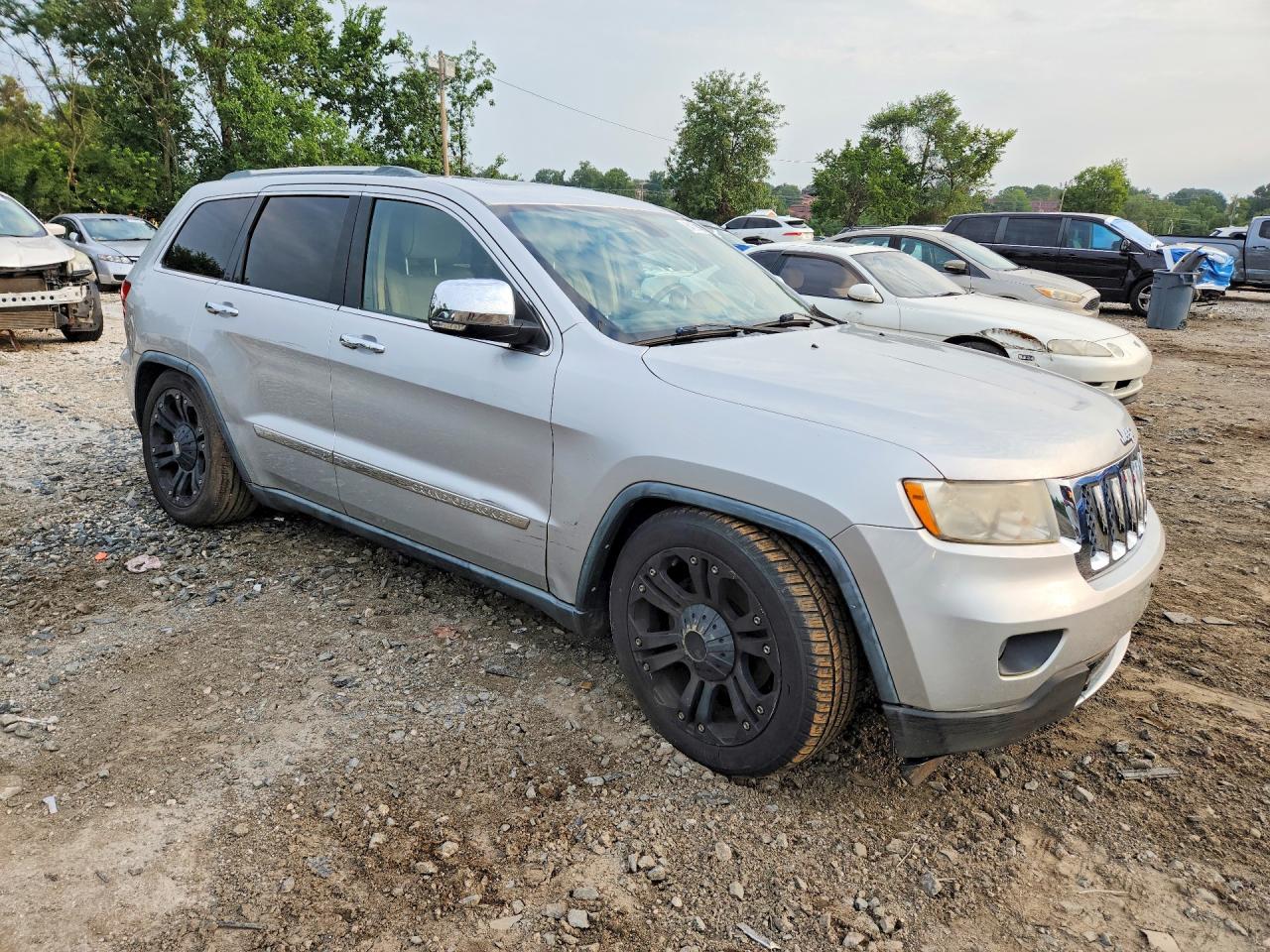 2011 Jeep Grand Cherokee Overland Silver vin: 1J4RR6GT4BC607675