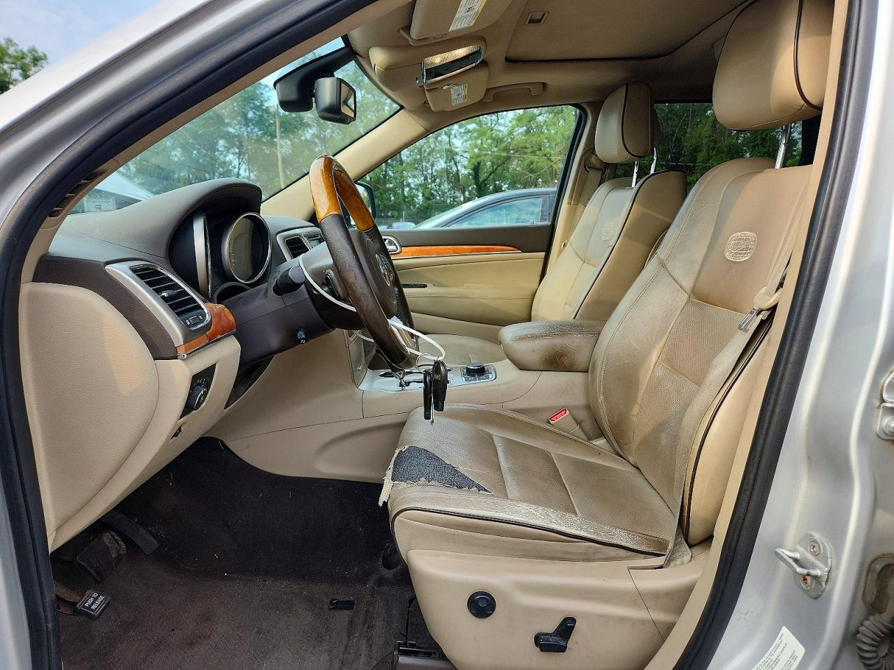 2011 Jeep Grand Cherokee Overland Silver vin: 1J4RR6GT4BC607675