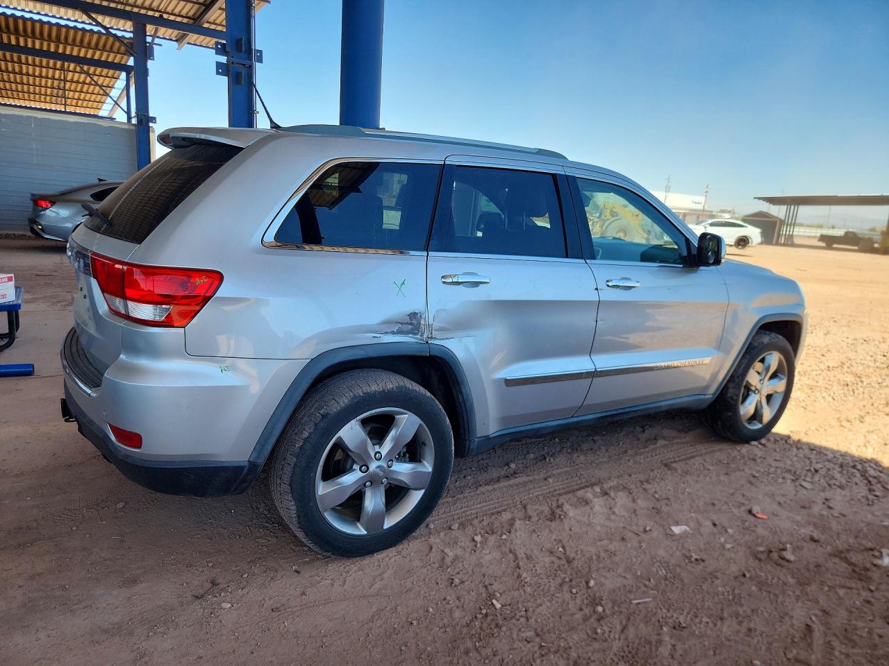 2011 Jeep Grand Cherokee Overland Silver vin: 1J4RR6GT4BC647805