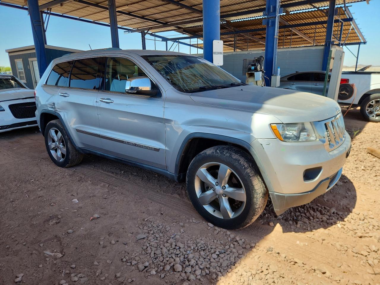 2011 Jeep Grand Cherokee Overland Silver vin: 1J4RR6GT4BC647805