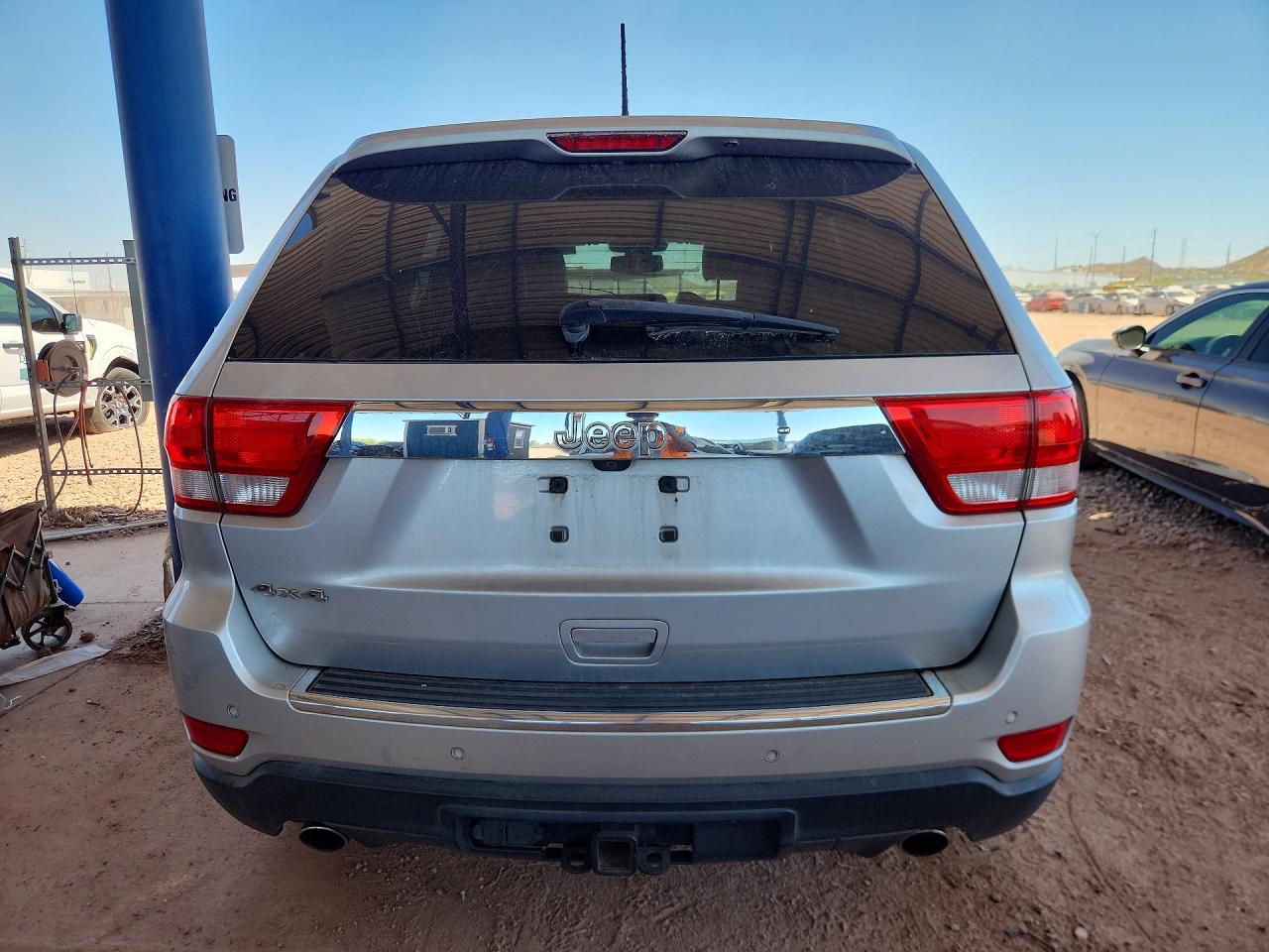 2011 Jeep Grand Cherokee Overland Silver vin: 1J4RR6GT4BC647805