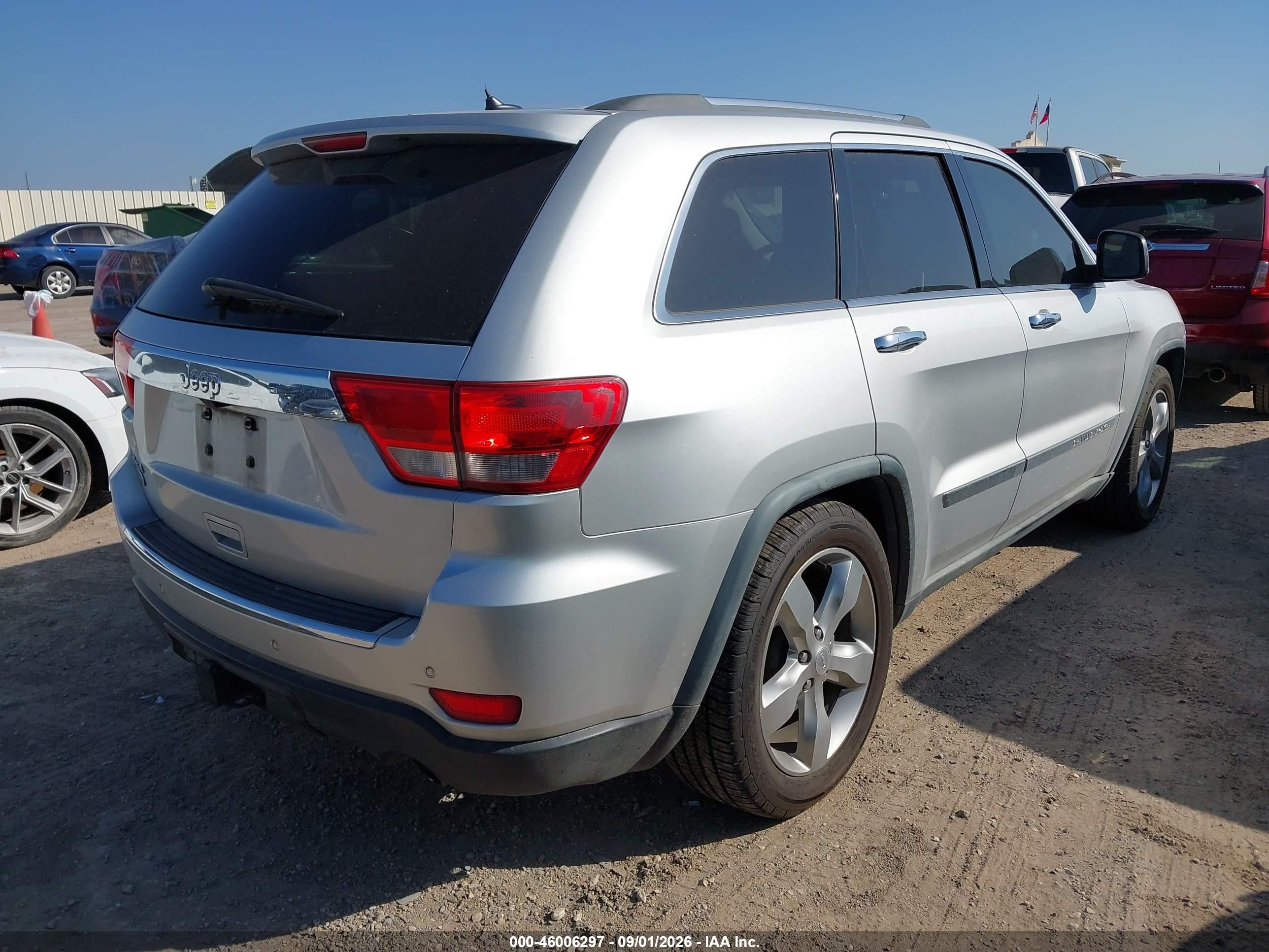 2011 Jeep Grand Cherokee Overland Silver vin: 1J4RR6GT5BC629538
