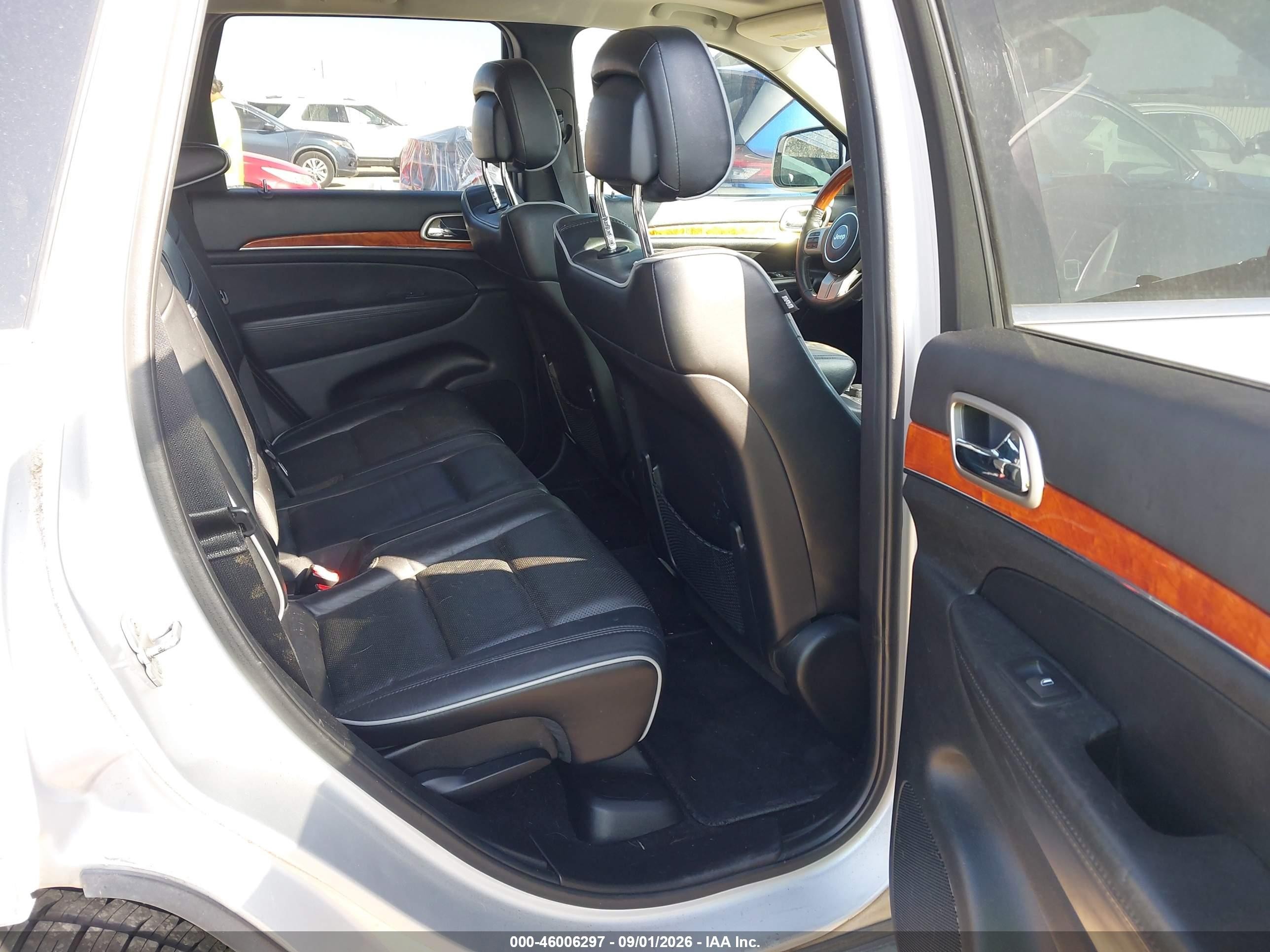 2011 Jeep Grand Cherokee Overland Silver vin: 1J4RR6GT5BC629538