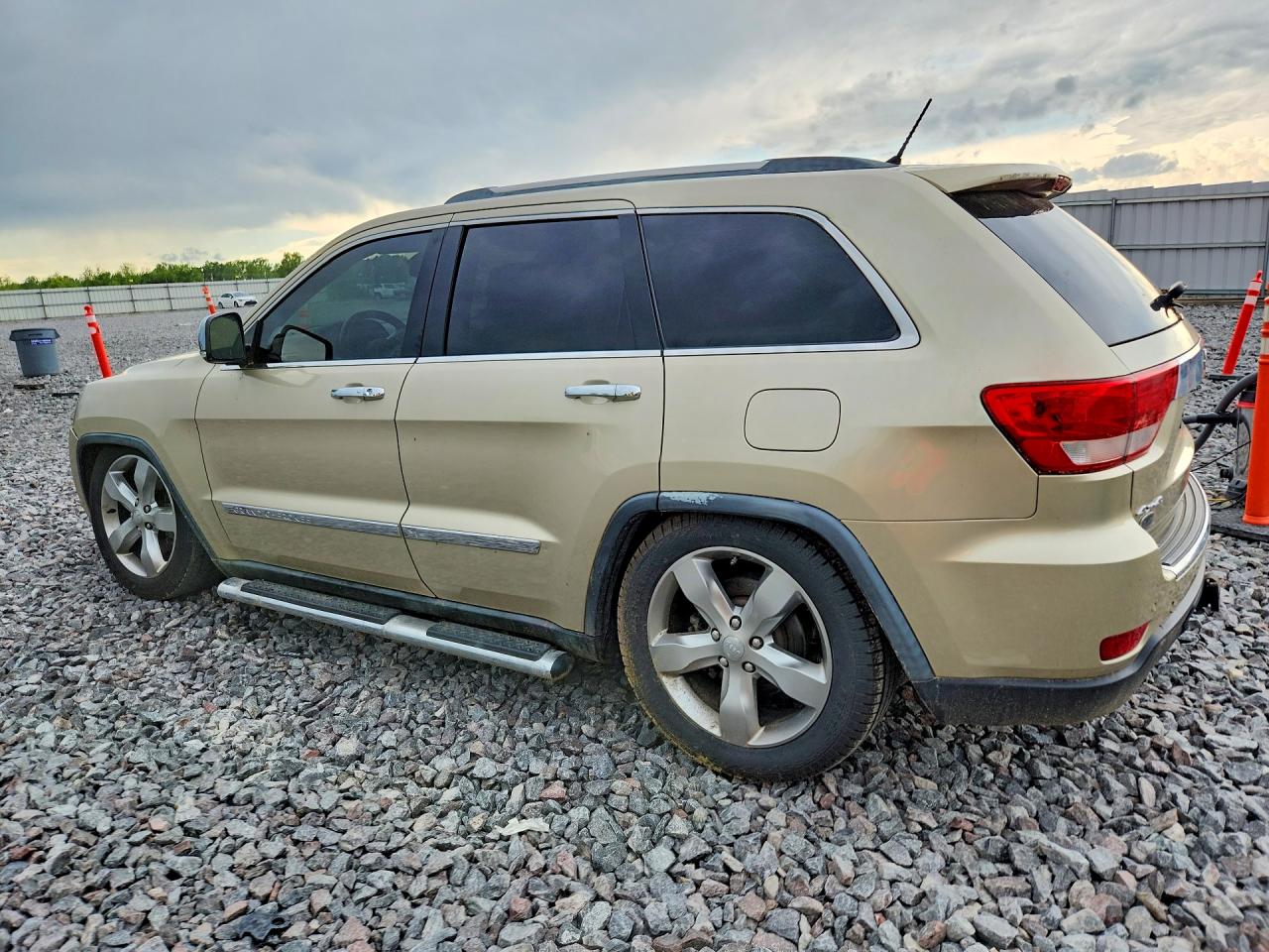 2011 Jeep Grand Cherokee Overland Gold vin: 1J4RR6GT5BC713066