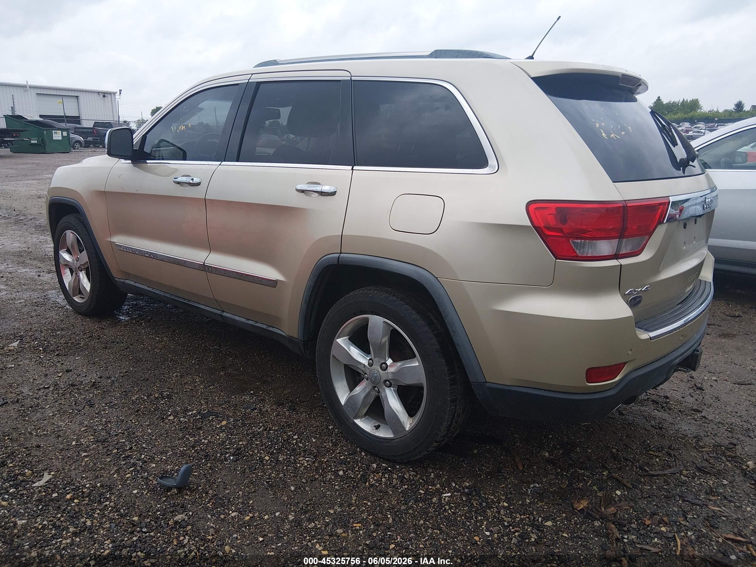 2011 Jeep Grand Cherokee Overland Beige vin: 1J4RR6GT5BC737691