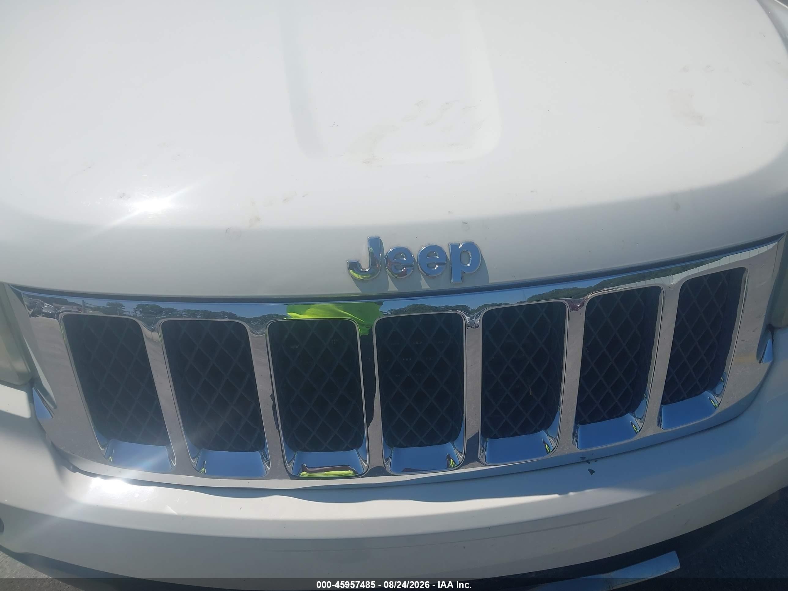 2011 Jeep Grand Cherokee Overland White vin: 1J4RR6GT6BC509442