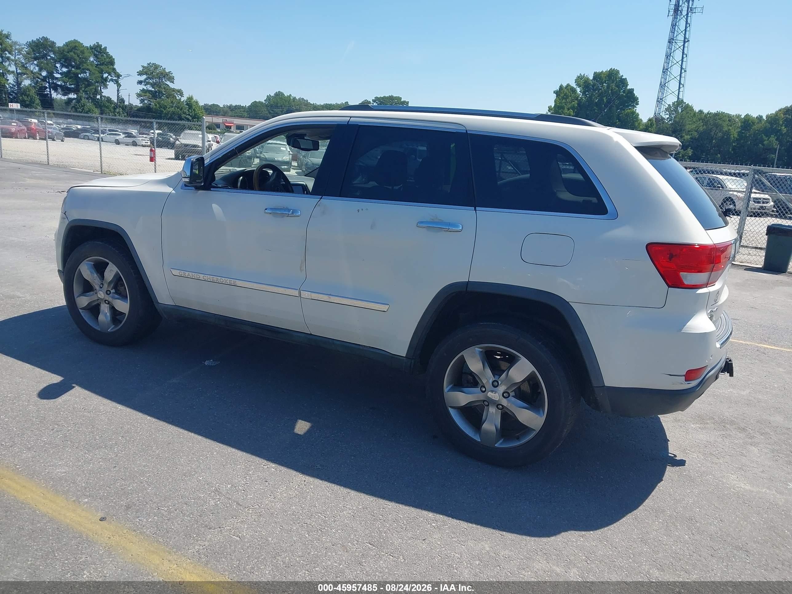 2011 Jeep Grand Cherokee Overland White vin: 1J4RR6GT6BC509442