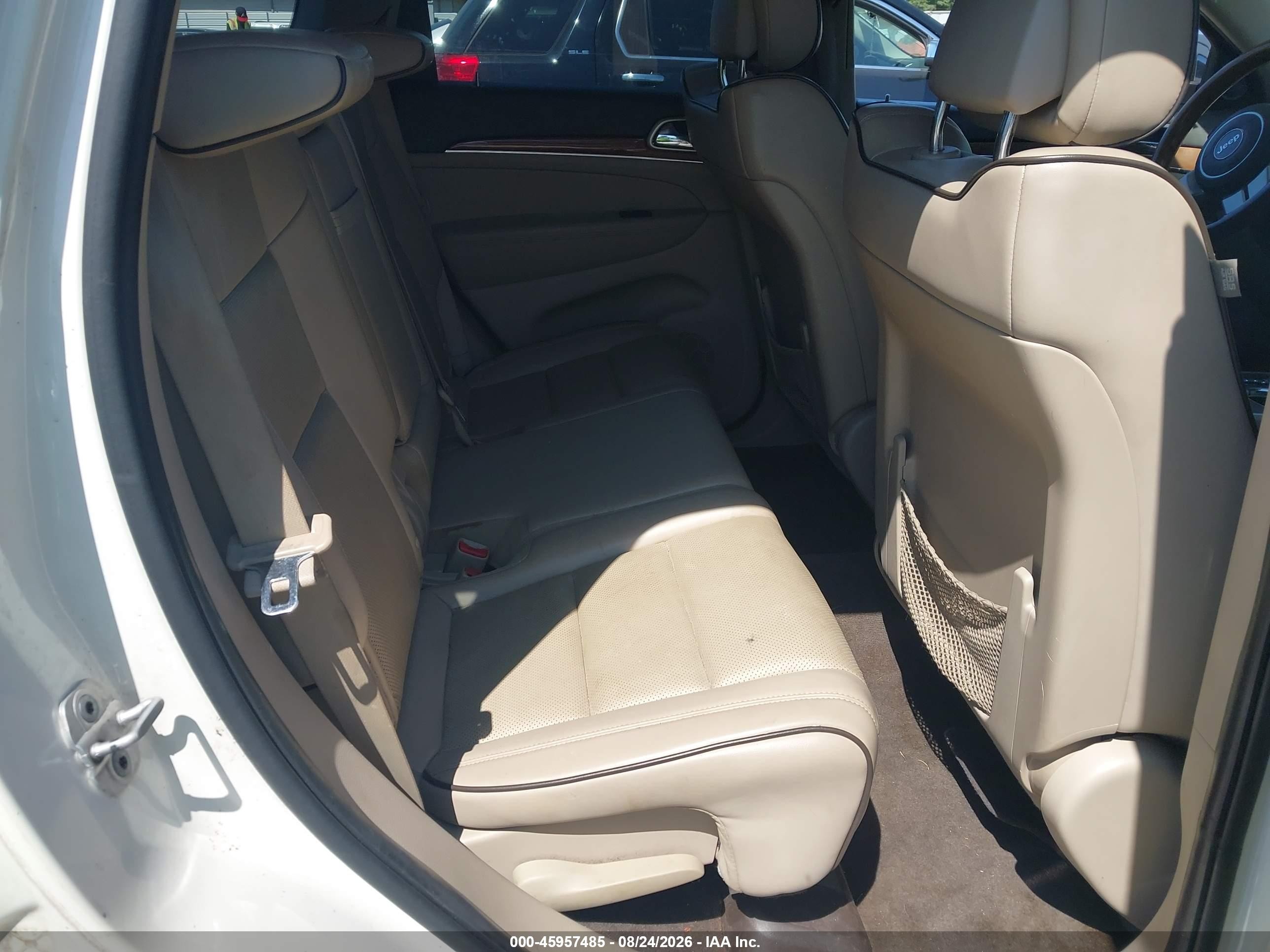 2011 Jeep Grand Cherokee Overland White vin: 1J4RR6GT6BC509442