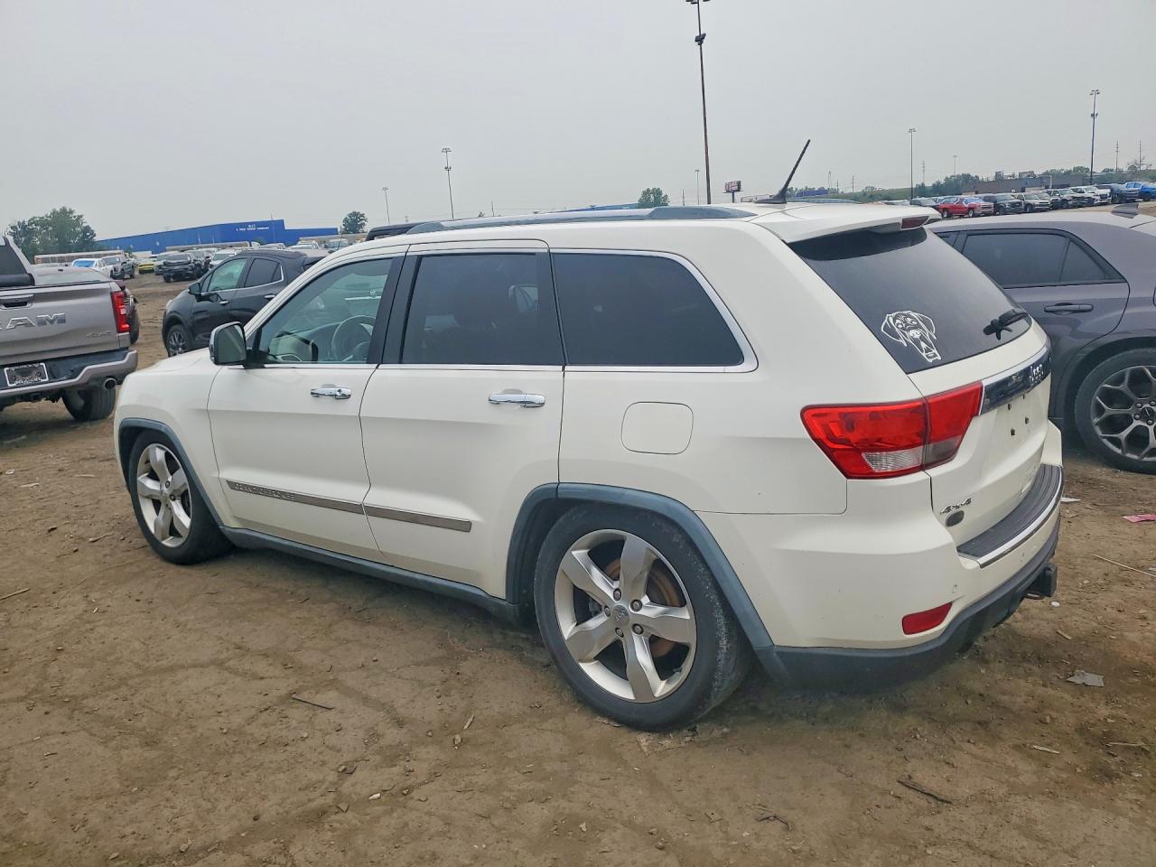 2011 Jeep Grand Cherokee Overland White vin: 1J4RR6GT6BC551707
