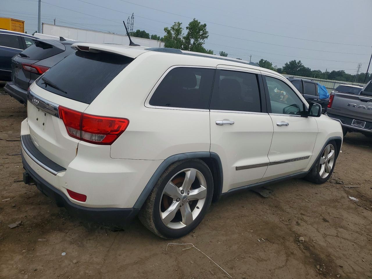 2011 Jeep Grand Cherokee Overland White vin: 1J4RR6GT6BC551707