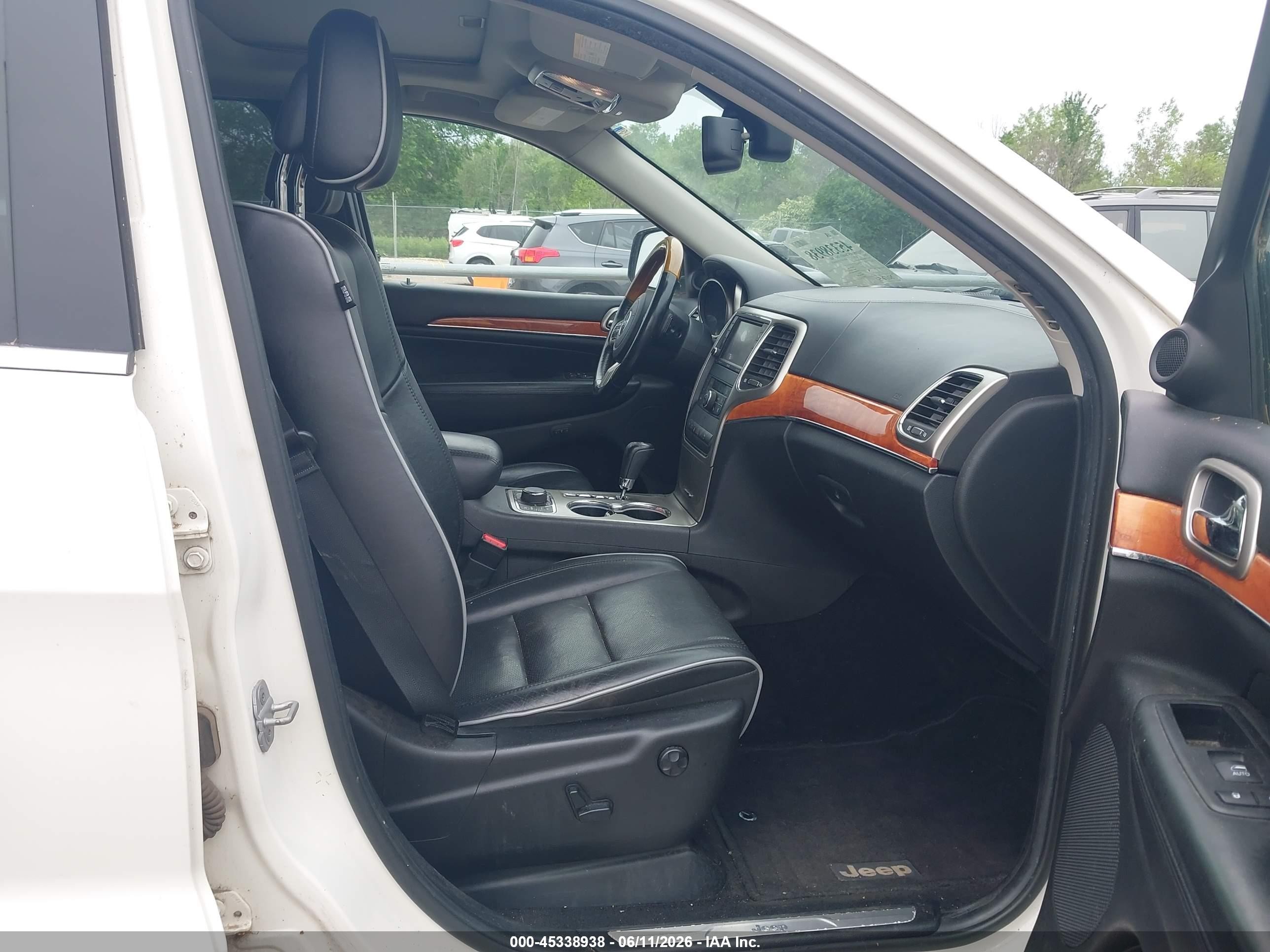 2011 Jeep Grand Cherokee Overland White vin: 1J4RR6GT7BC604950