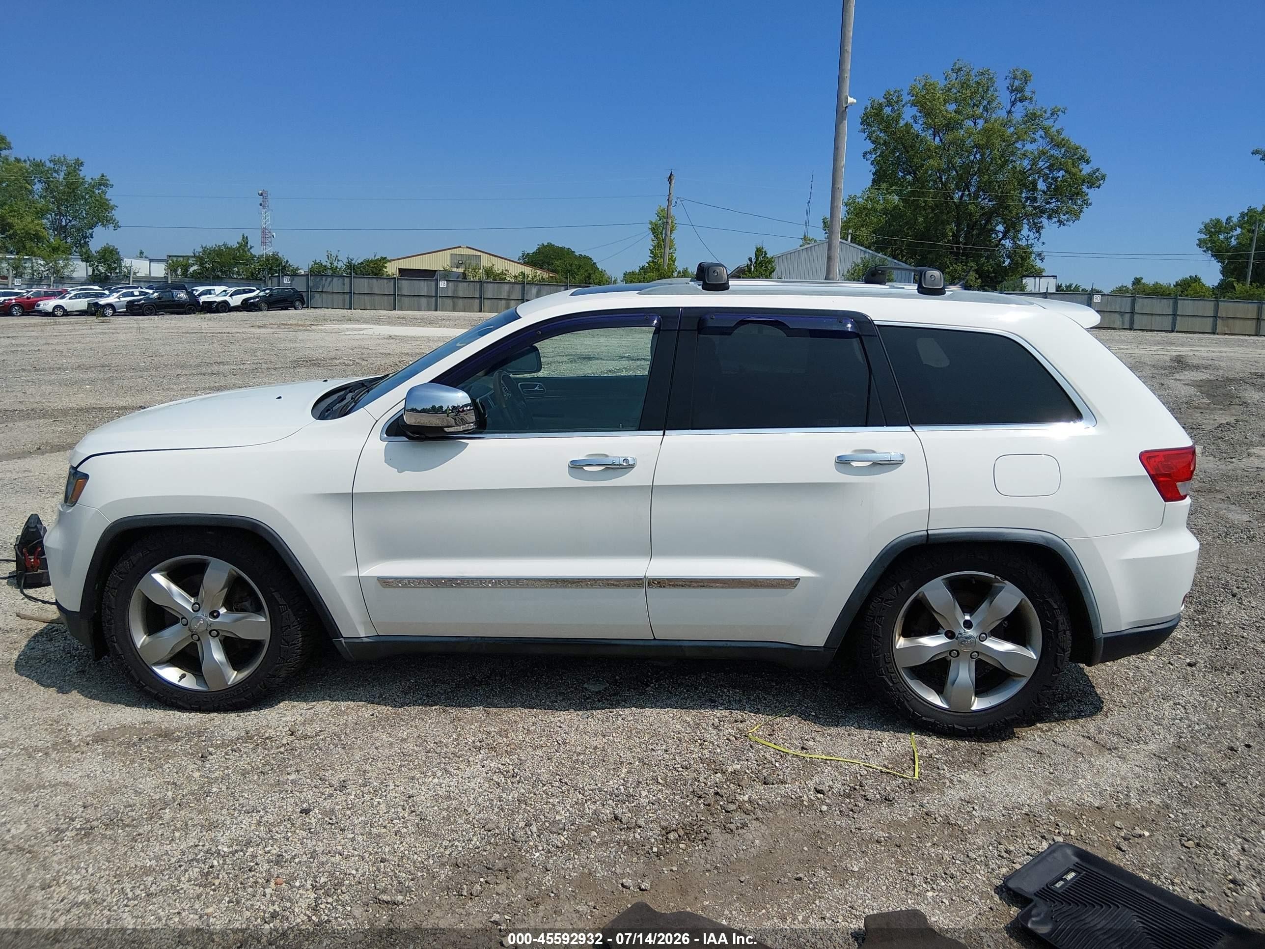 2011 Jeep Grand Cherokee Overland White vin: 1J4RR6GT7BC606231