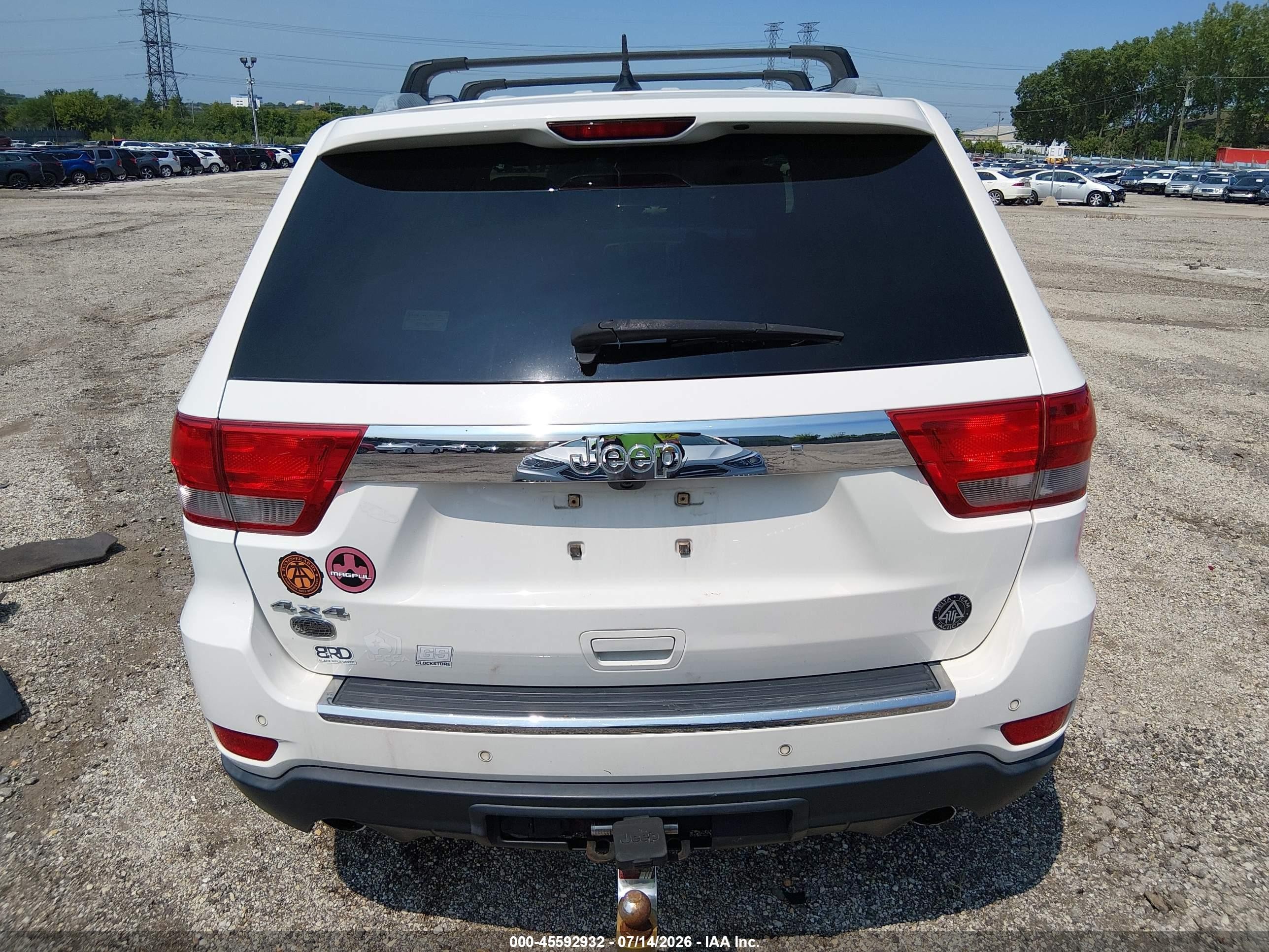 2011 Jeep Grand Cherokee Overland White vin: 1J4RR6GT7BC606231