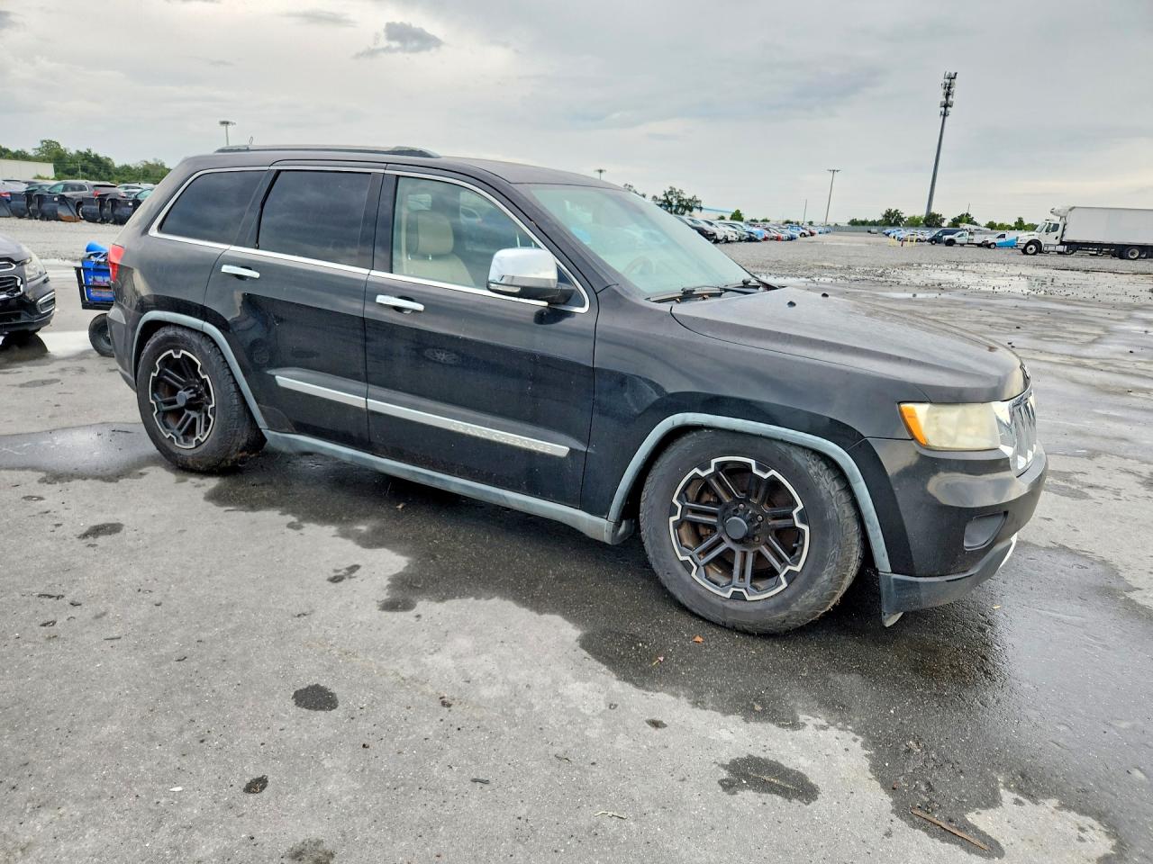 2011 Jeep Grand Cherokee Overland Black vin: 1J4RR6GT7BC606830