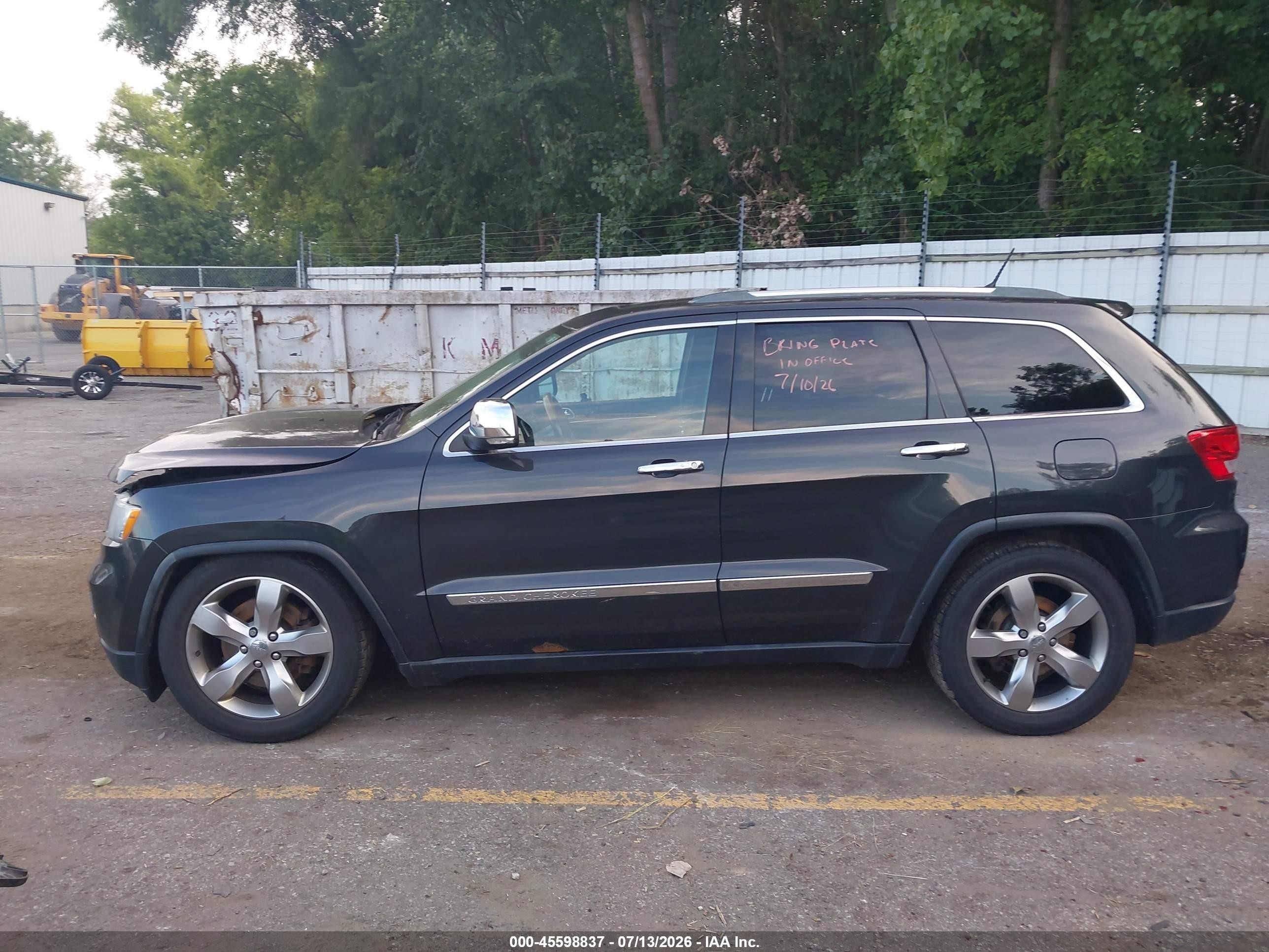 2011 Jeep Grand Cherokee Overland Gray vin: 1J4RR6GT8BC607839