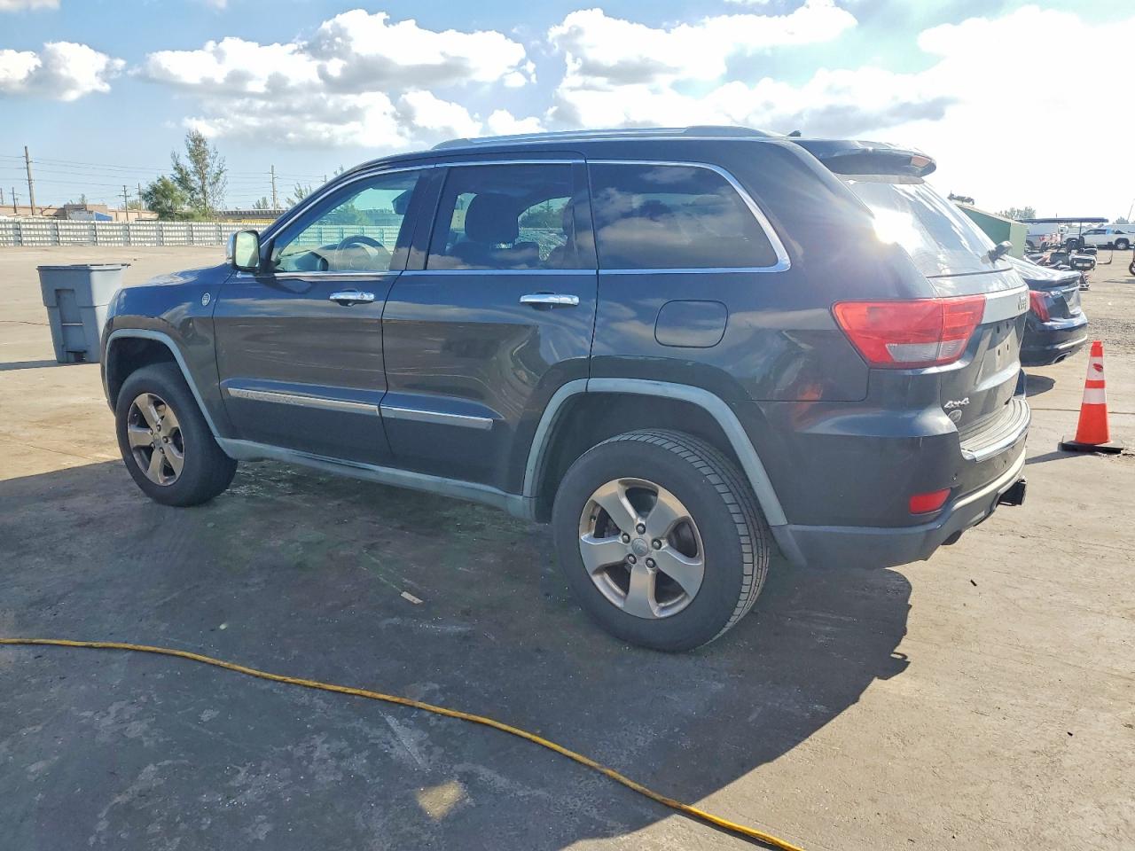 2011 Jeep Grand Cherokee Overland Gray vin: 1J4RR6GT8BC663165