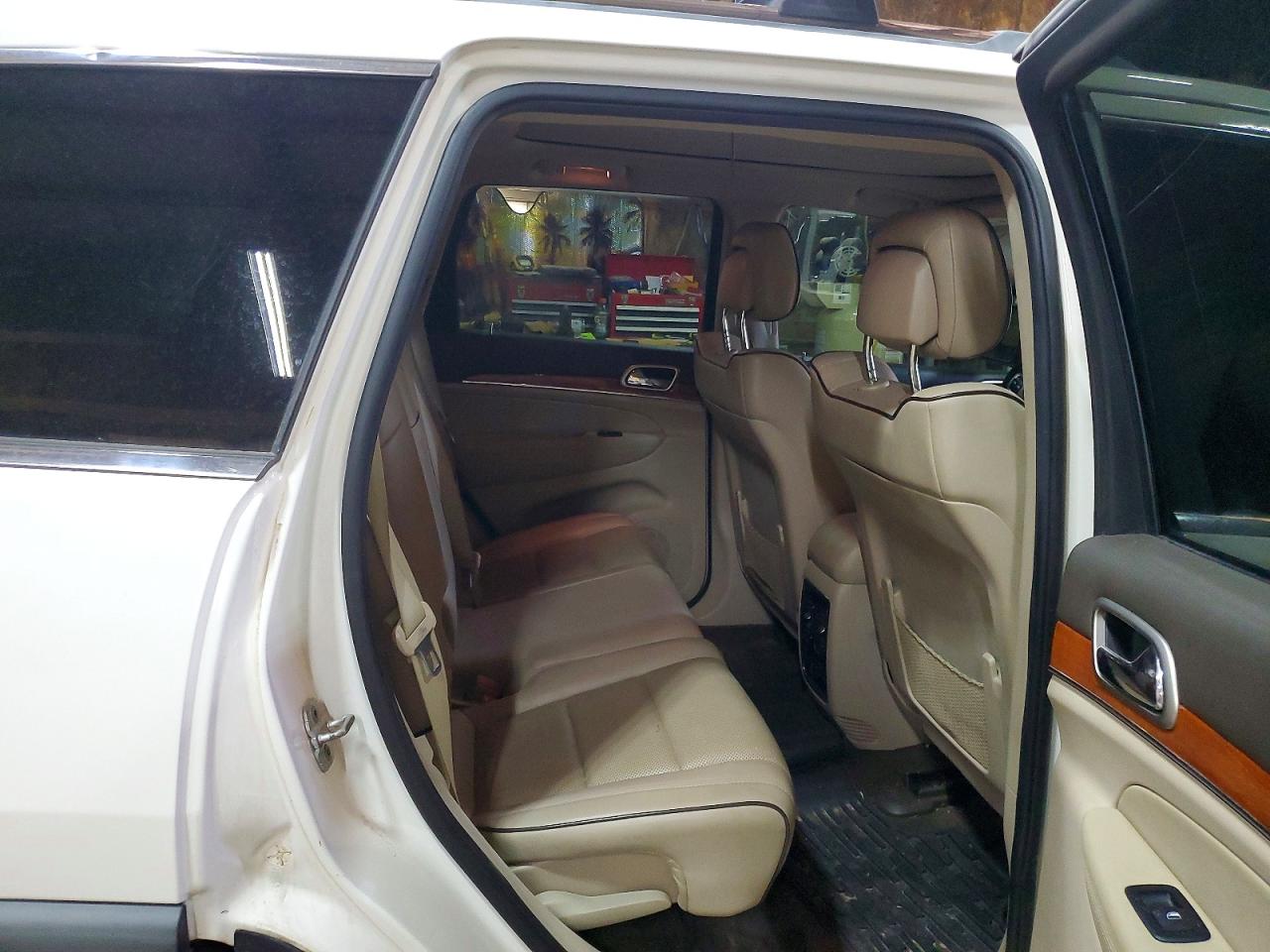 2011 Jeep Grand Cherokee Overland White vin: 1J4RR6GTXBC536269