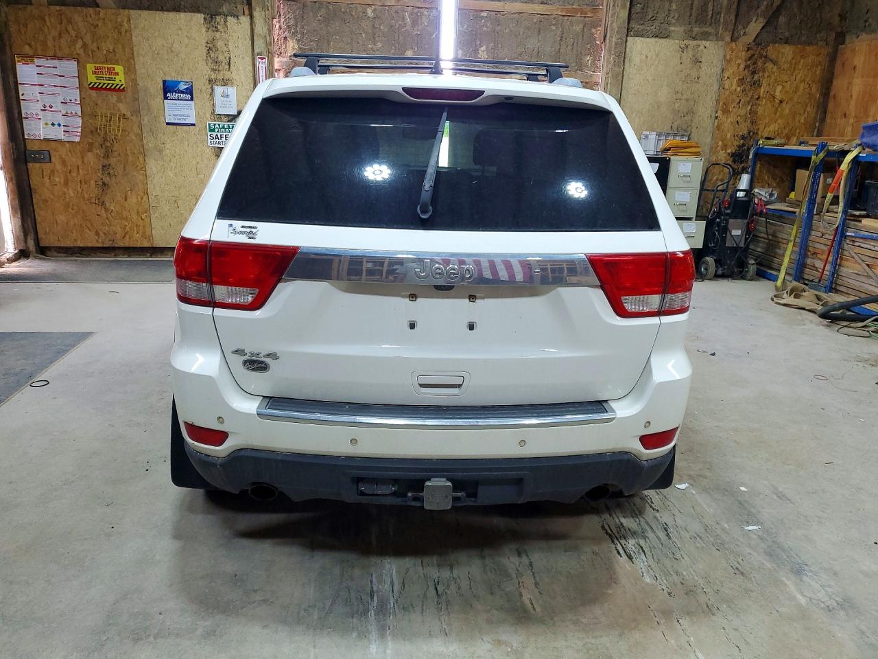 2011 Jeep Grand Cherokee Overland White vin: 1J4RR6GTXBC536269