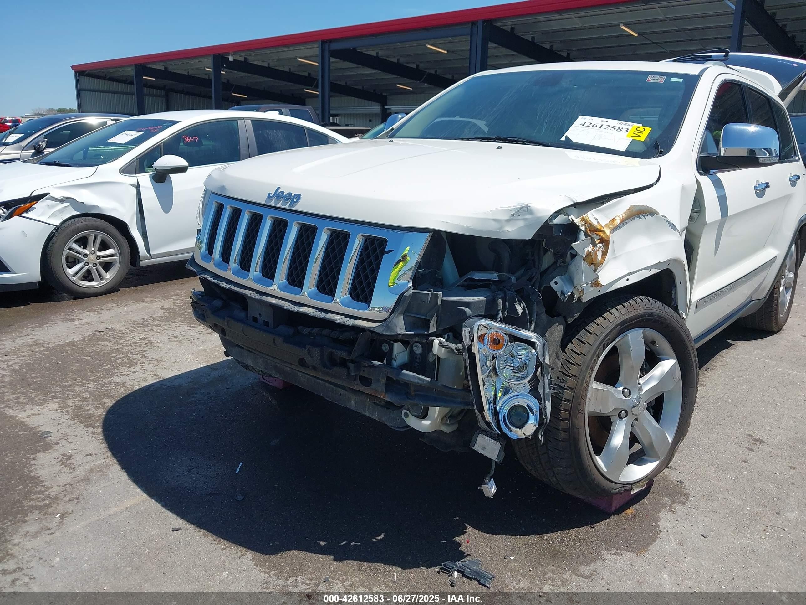 2011 Jeep Grand Cherokee Overland White vin: 1J4RR6GTXBC605445