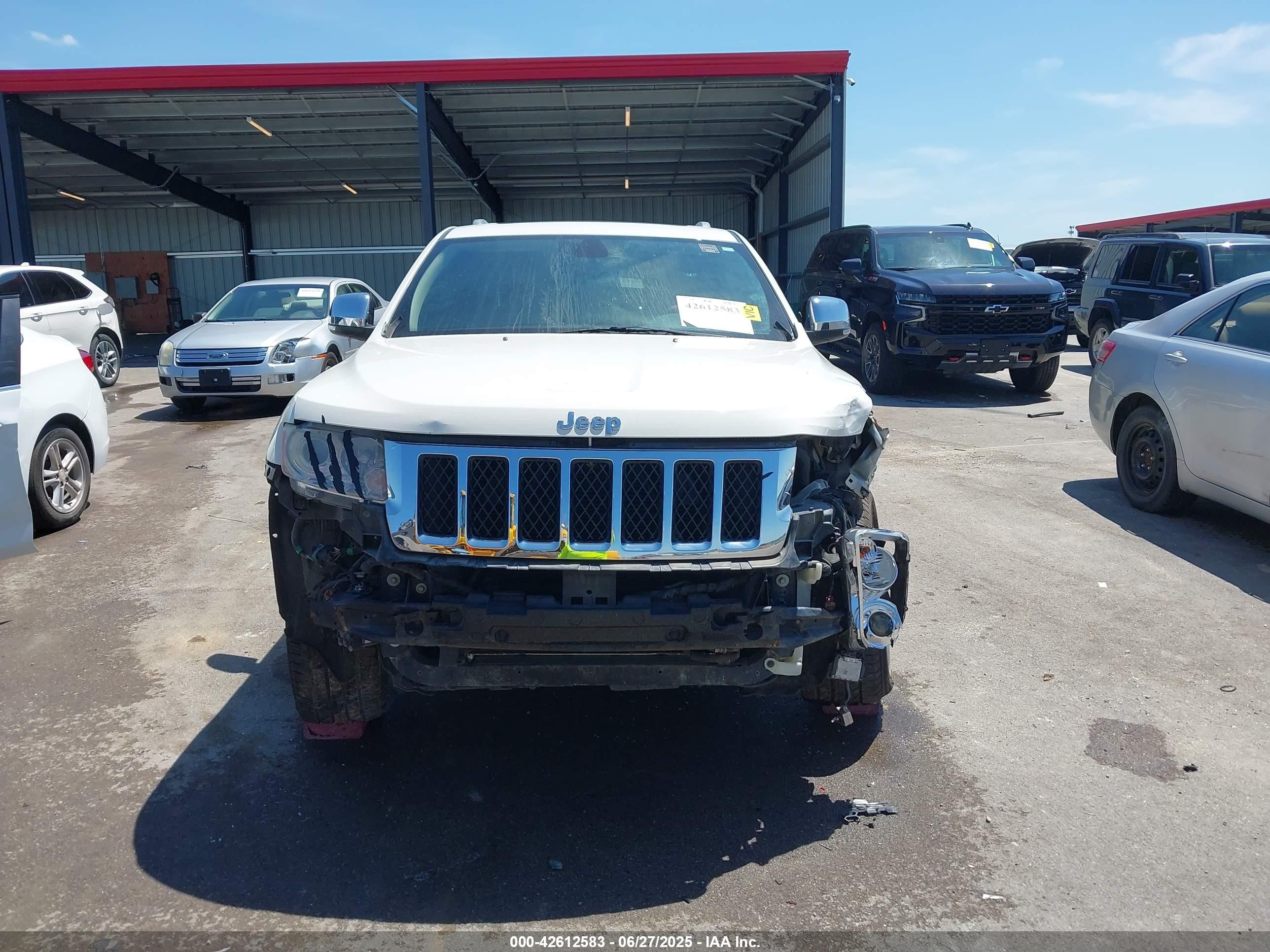 2011 Jeep Grand Cherokee Overland White vin: 1J4RR6GTXBC605445