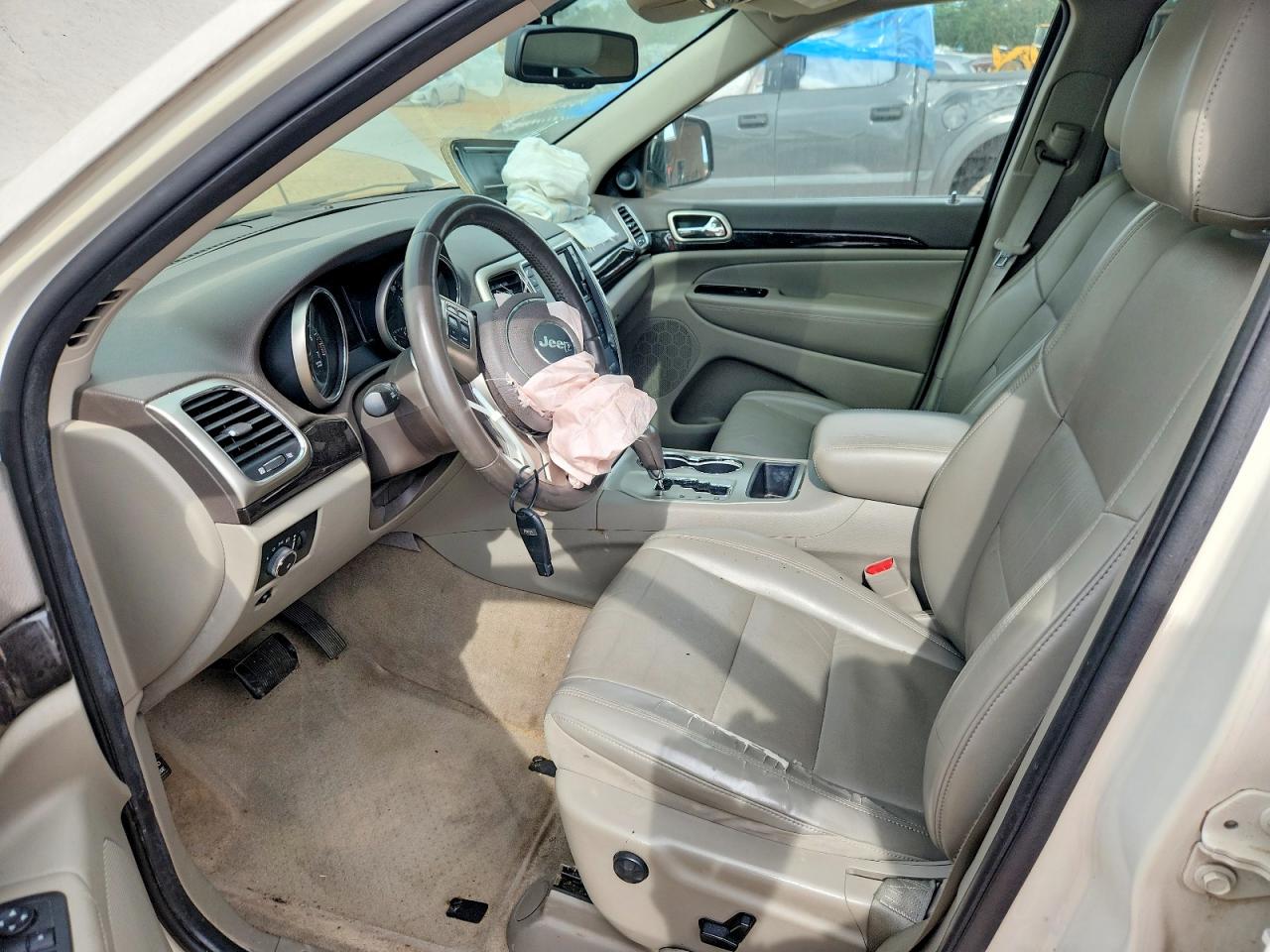 2011 Jeep Grand Cherokee Laredo Cream vin: 1J4RS4GG0BC518231