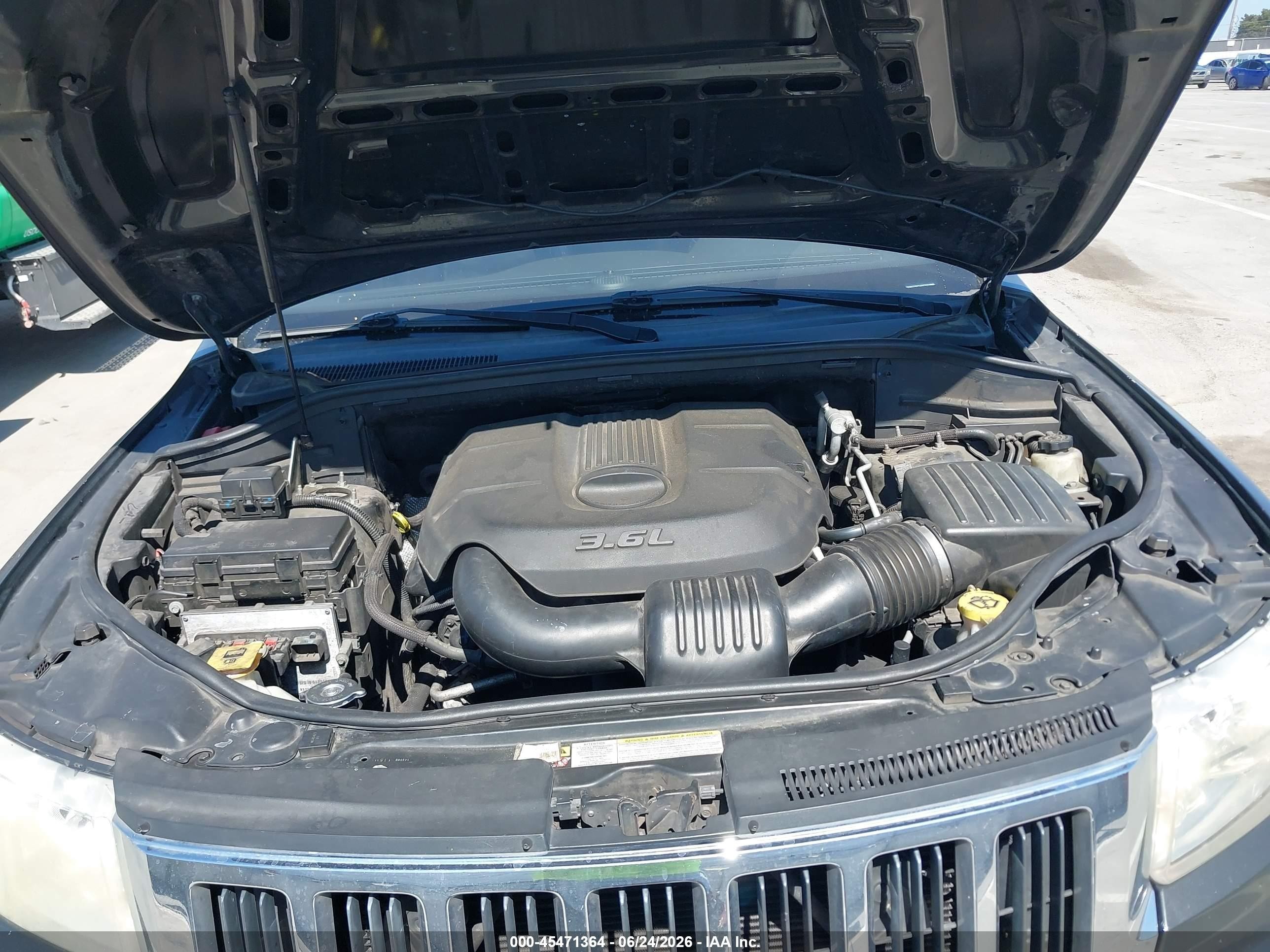 2011 Jeep Grand Cherokee Laredo Серый vin: 1J4RS4GG0BC518245