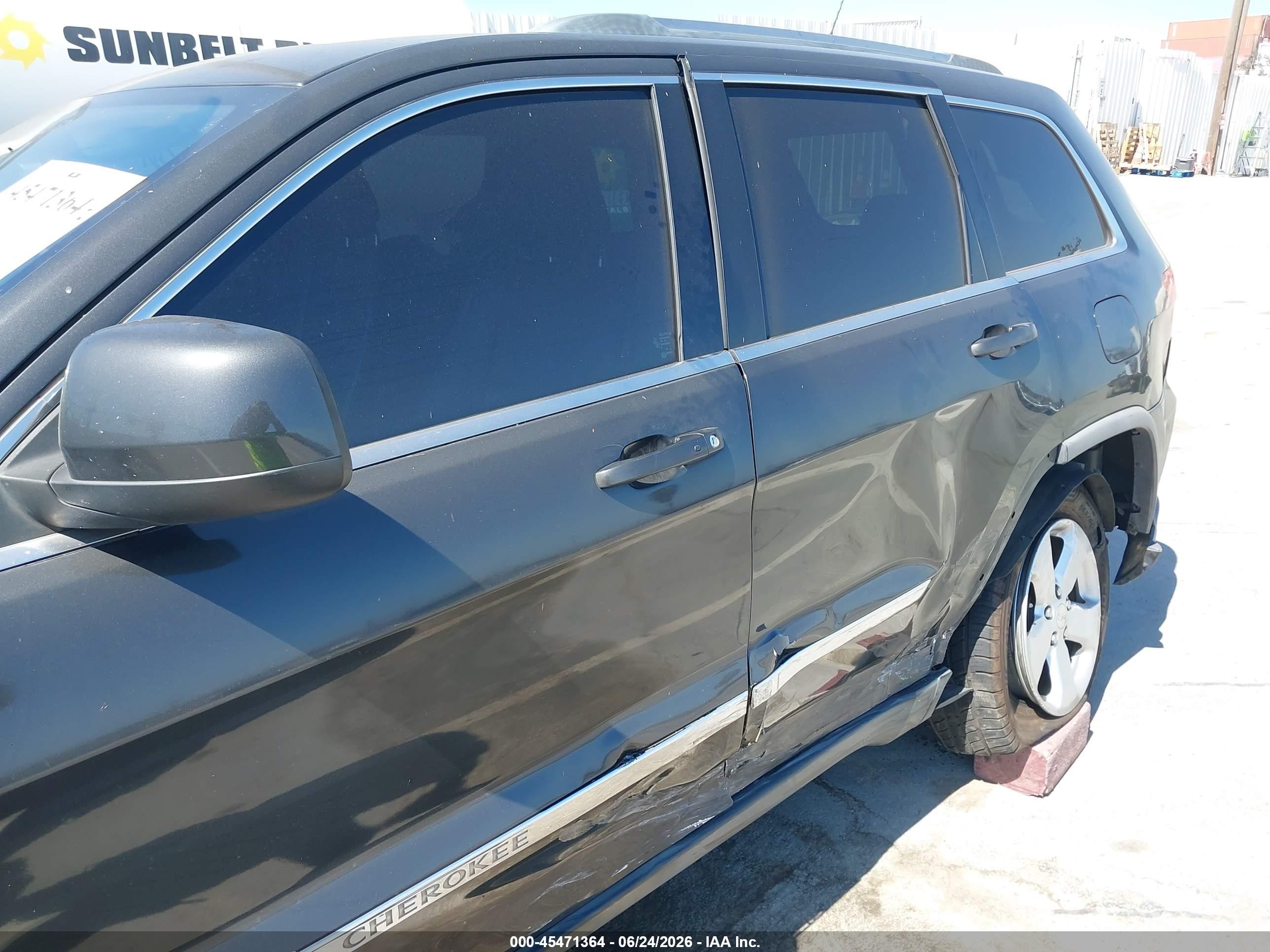 2011 Jeep Grand Cherokee Laredo Серый vin: 1J4RS4GG0BC518245