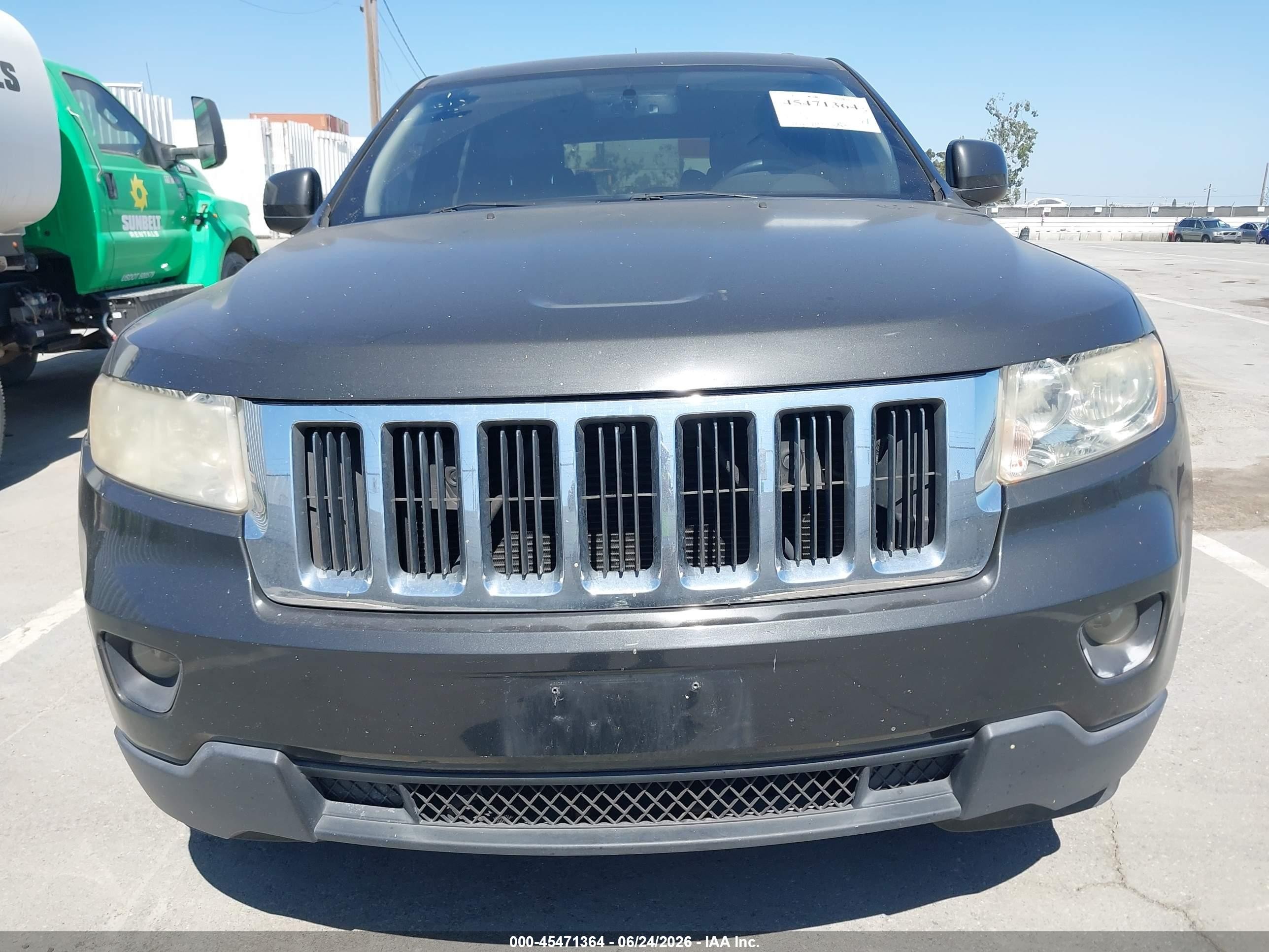 2011 Jeep Grand Cherokee Laredo Серый vin: 1J4RS4GG0BC518245