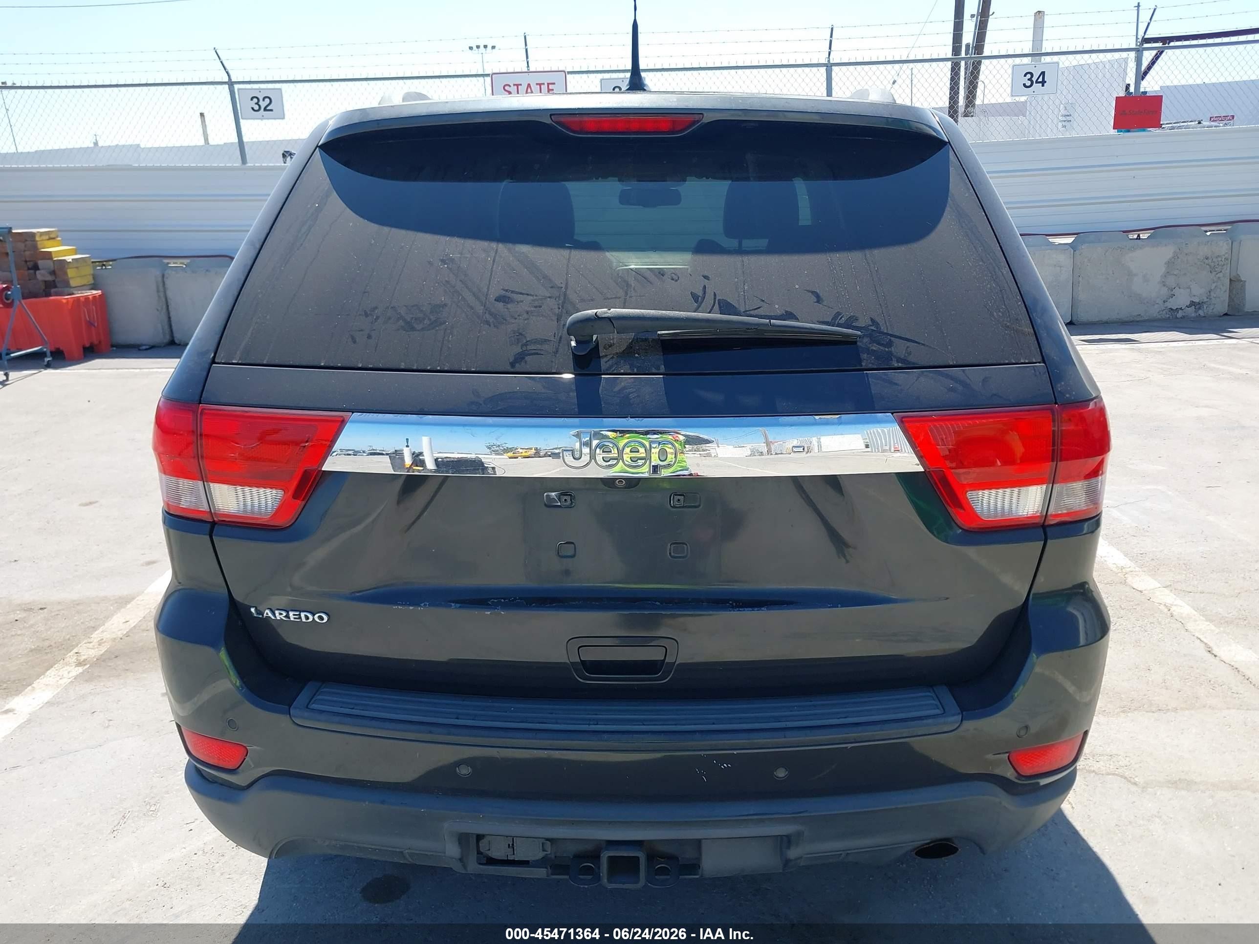 2011 Jeep Grand Cherokee Laredo Серый vin: 1J4RS4GG0BC518245