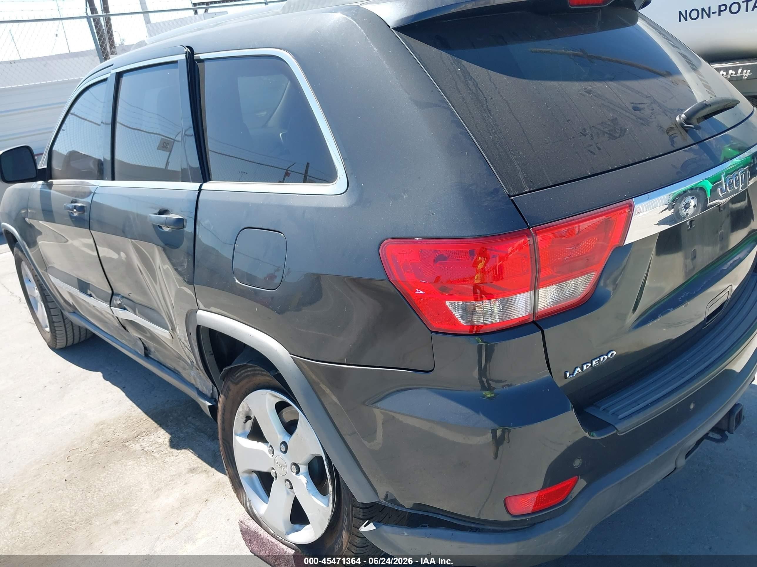 2011 Jeep Grand Cherokee Laredo Серый vin: 1J4RS4GG0BC518245