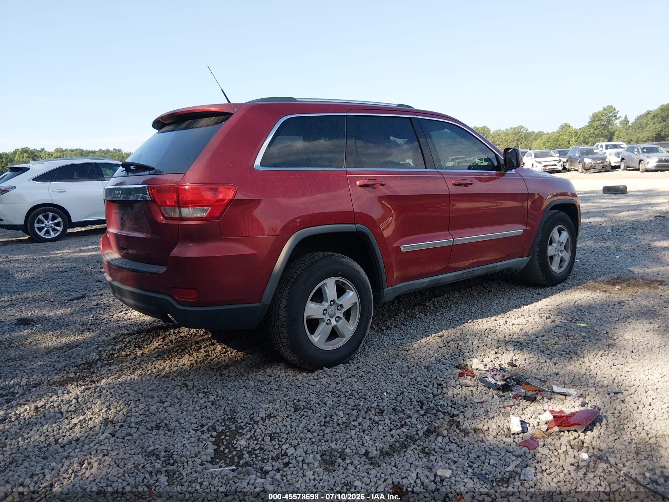 2011 Jeep Grand Cherokee Laredo Red vin: 1J4RS4GG1BC513748