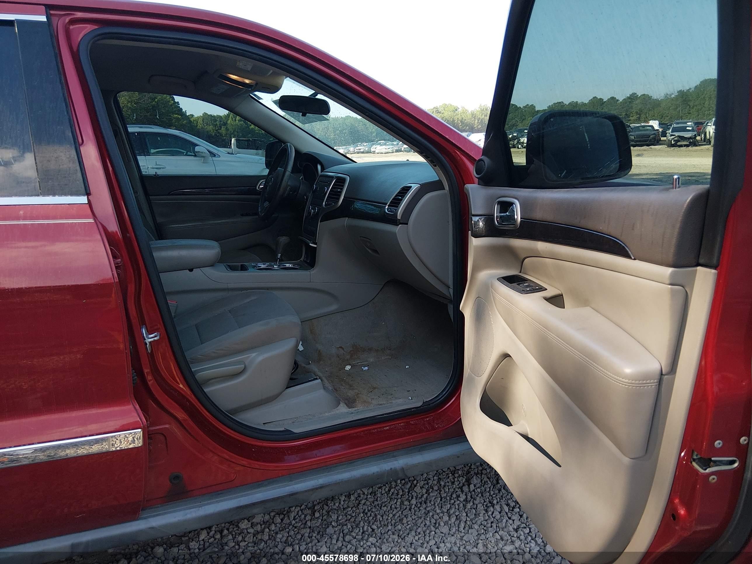2011 Jeep Grand Cherokee Laredo Red vin: 1J4RS4GG1BC513748