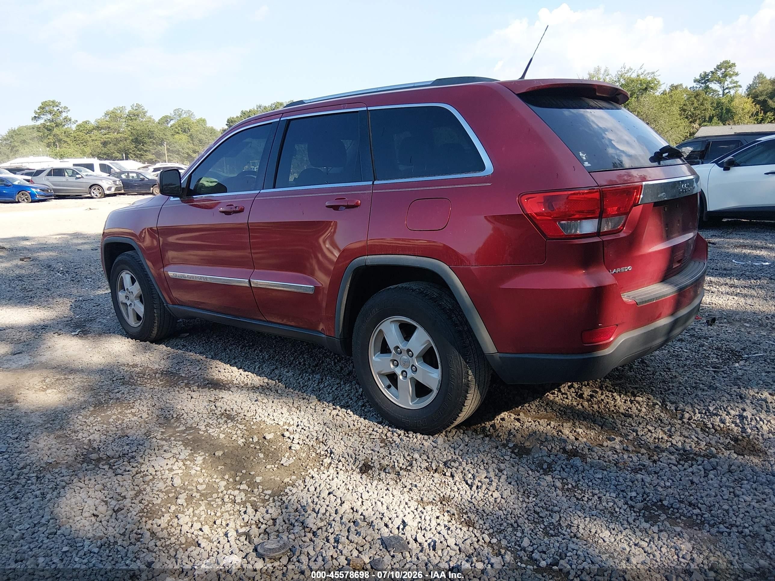2011 Jeep Grand Cherokee Laredo Red vin: 1J4RS4GG1BC513748